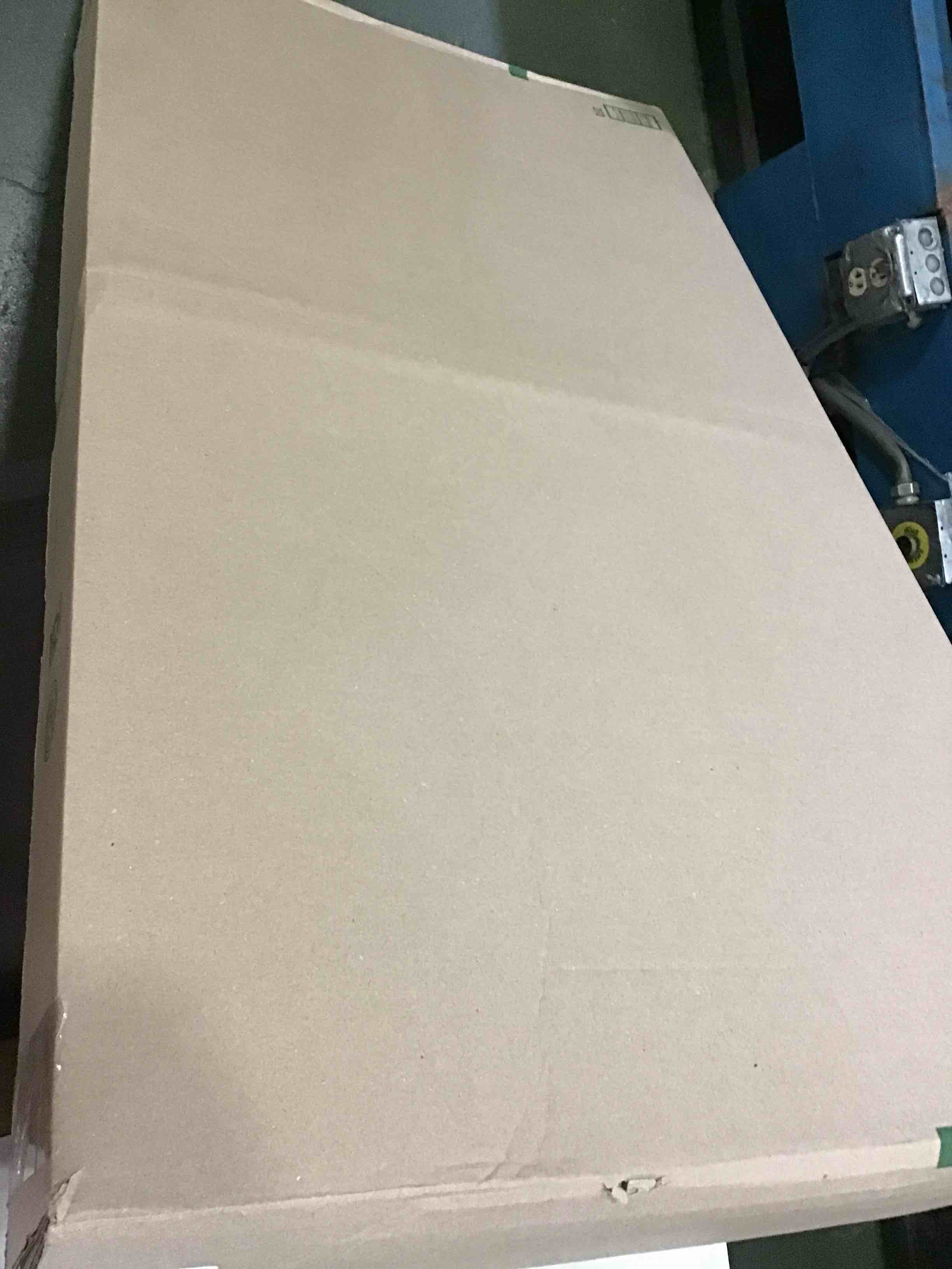 https://s3.amazonaws.com/lotting-images-prod/bidfta/BLU5007507_1692887576150.jpeg