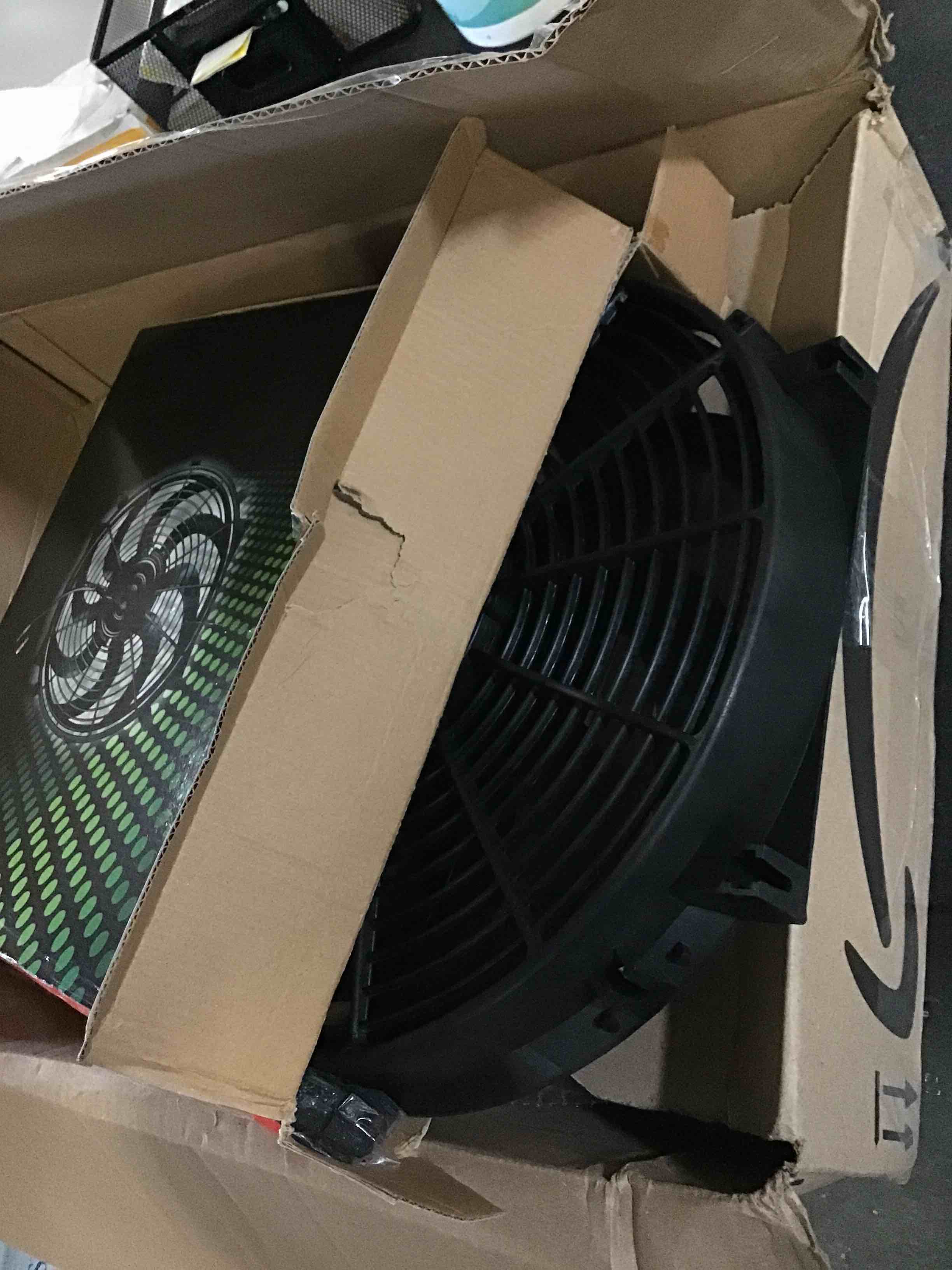 https://s3.amazonaws.com/lotting-images-prod/bidfta/BLU5008012_1693226942564.jpeg