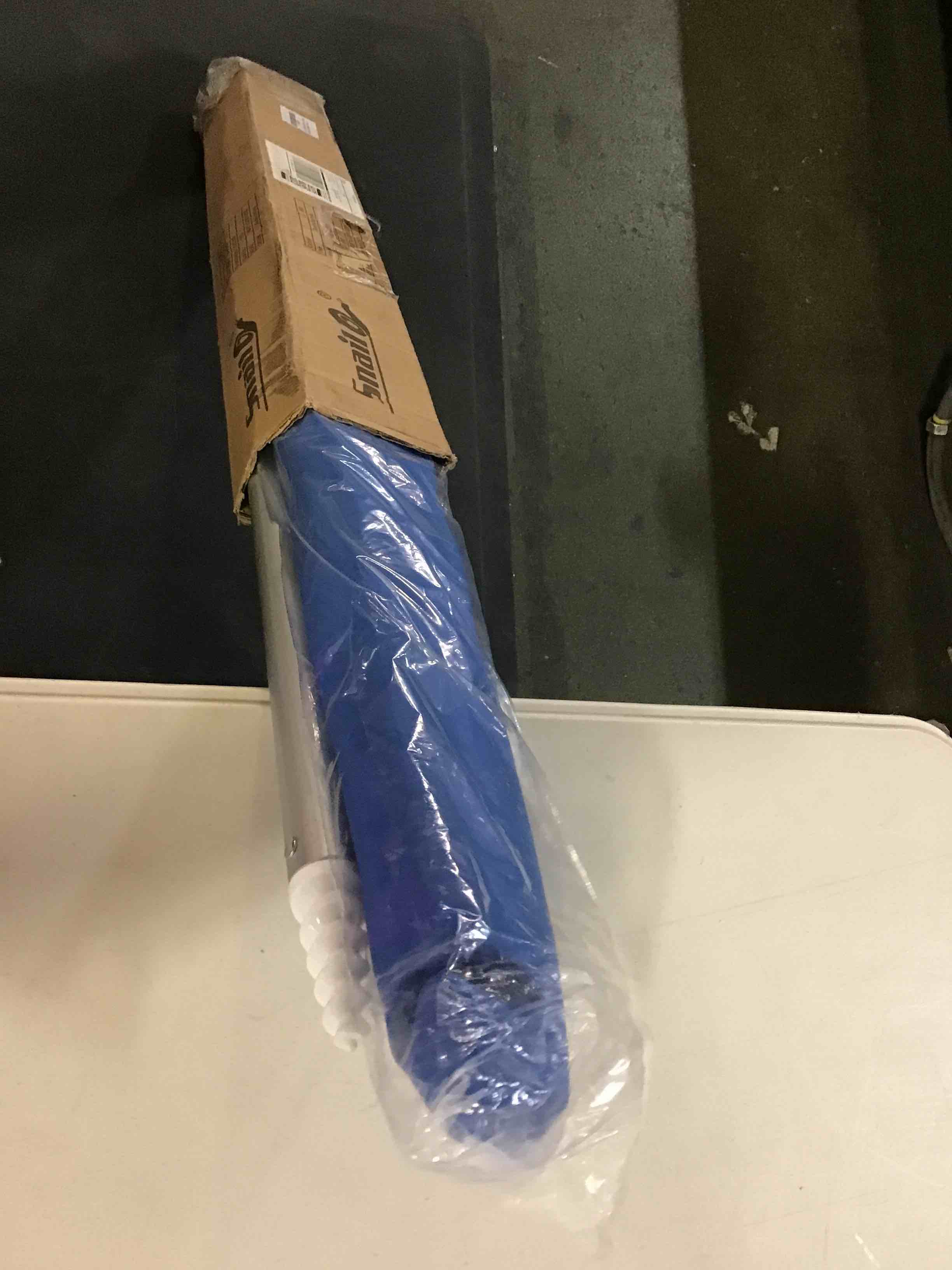 https://s3.amazonaws.com/lotting-images-prod/bidfta/BLU5008230_1693311294693.jpeg