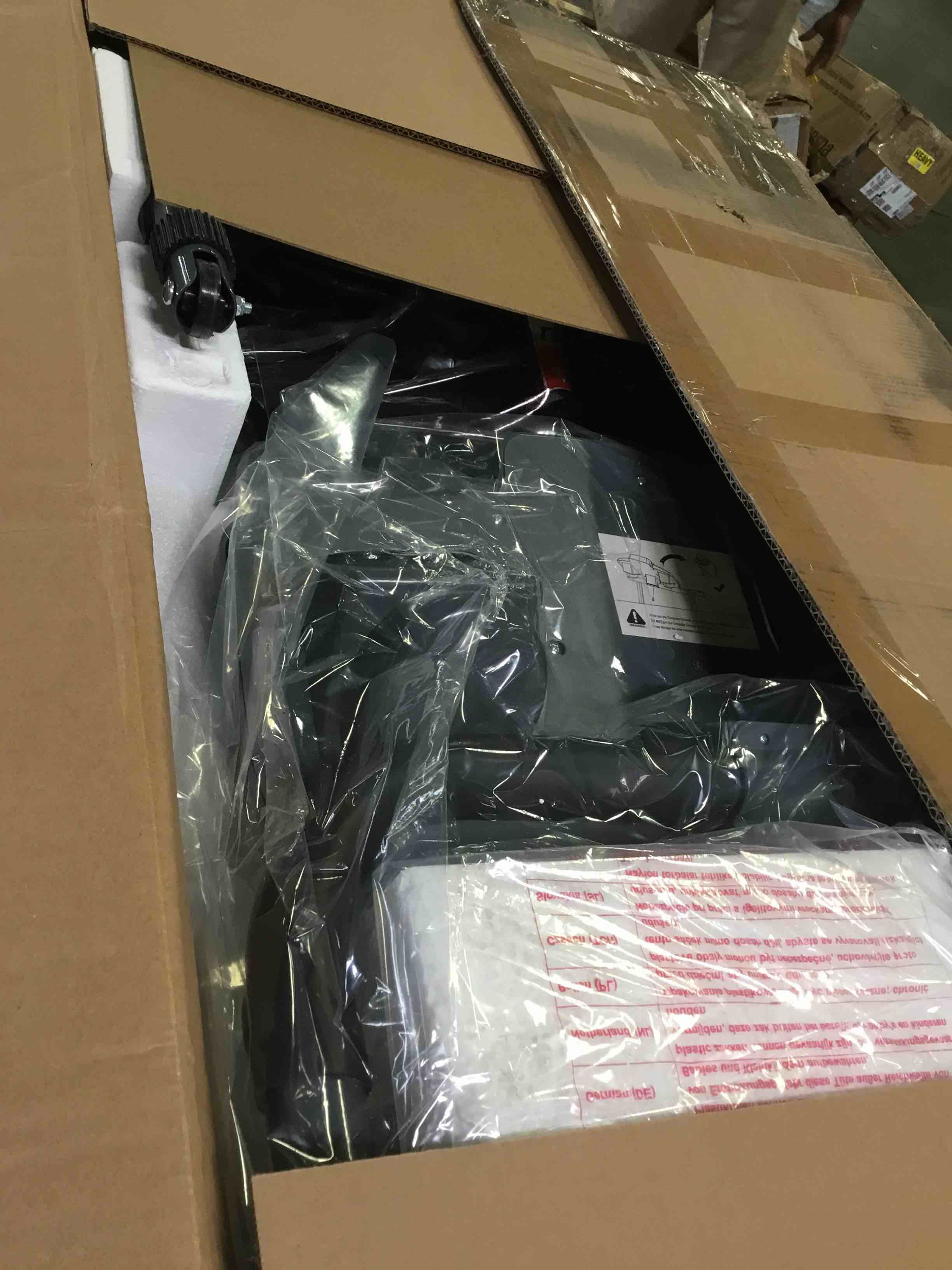 https://s3.amazonaws.com/lotting-images-prod/bidfta/BLU5008979_1693245095916.jpeg