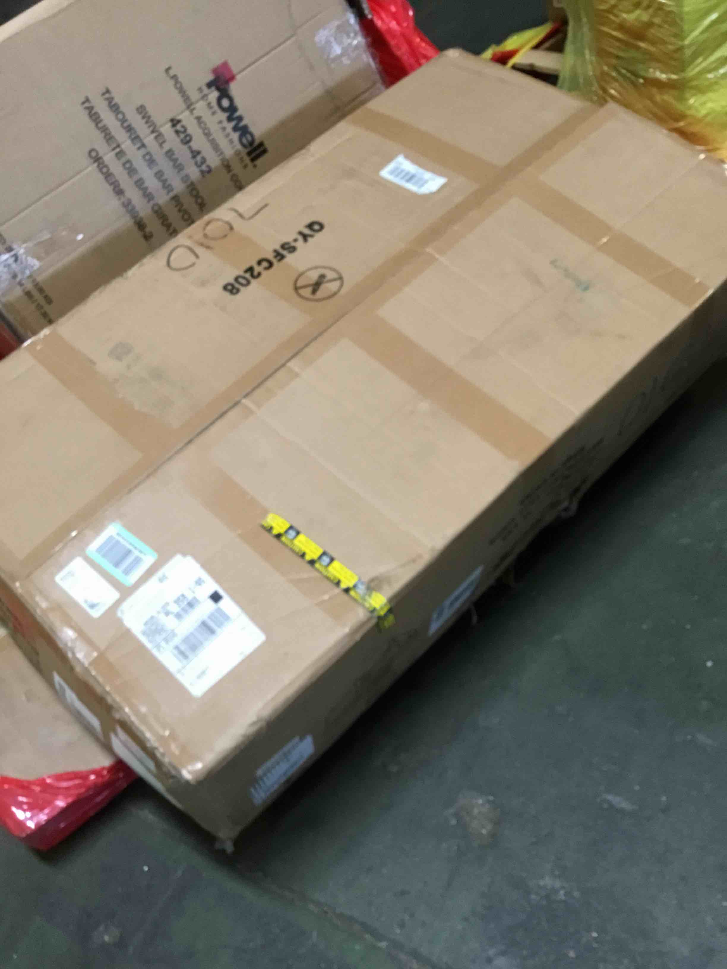 https://s3.amazonaws.com/lotting-images-prod/bidfta/BLU5009039_1693250229102.jpeg