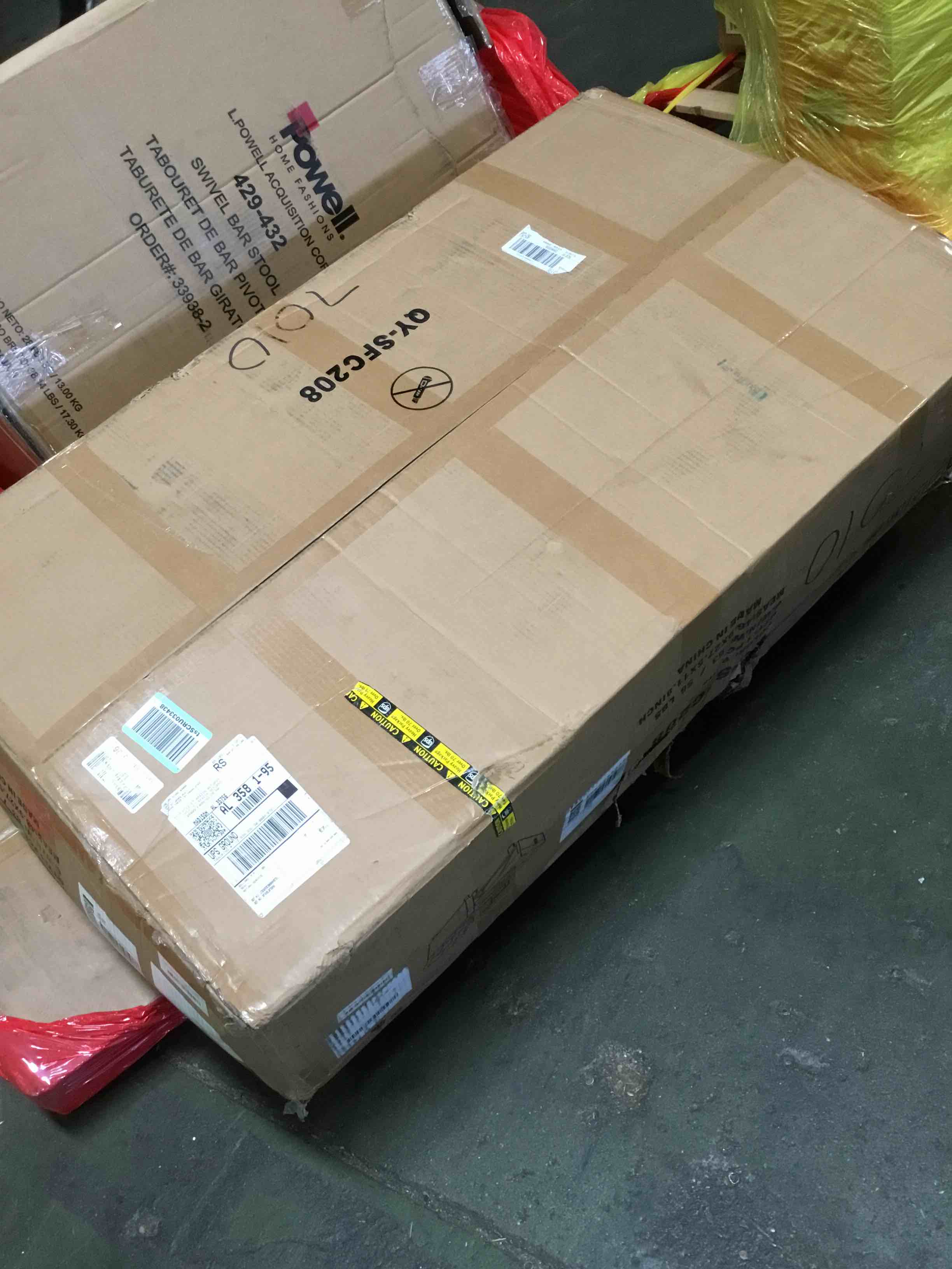 https://s3.amazonaws.com/lotting-images-prod/bidfta/BLU5009039_1693250230356.jpeg