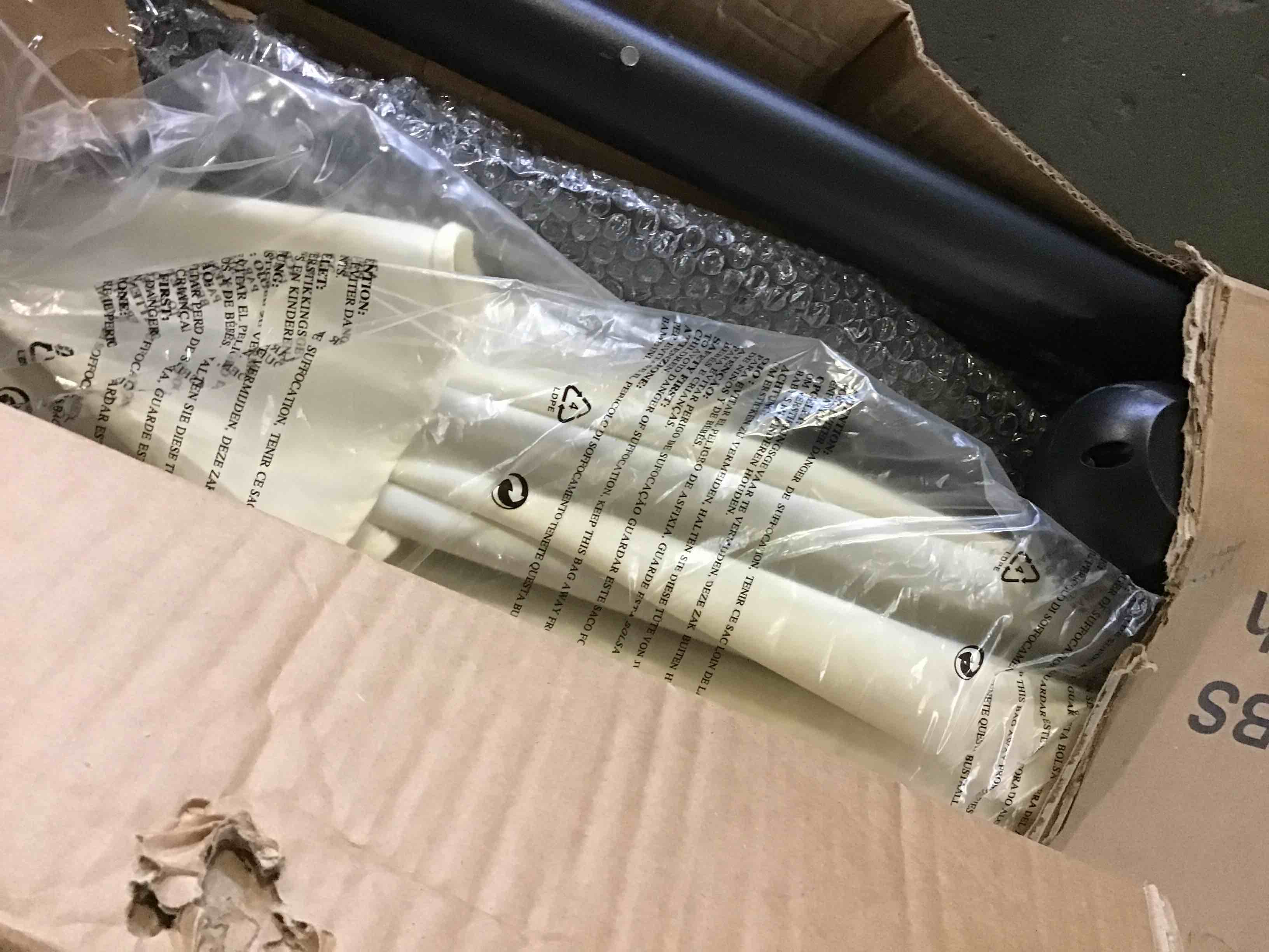 https://s3.amazonaws.com/lotting-images-prod/bidfta/BLU5009375_1693338245554.jpeg