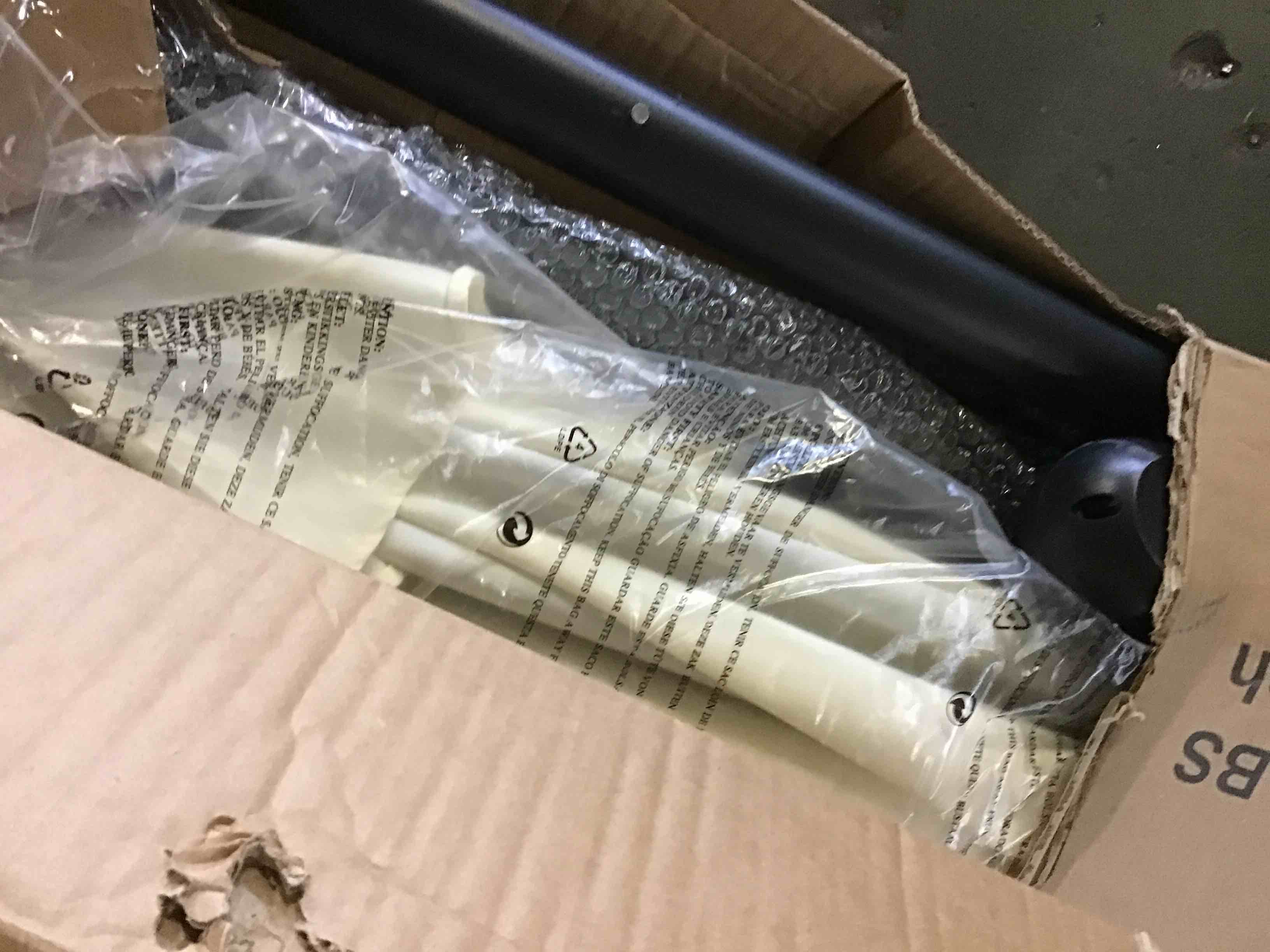 https://s3.amazonaws.com/lotting-images-prod/bidfta/BLU5009375_1693338246889.jpeg