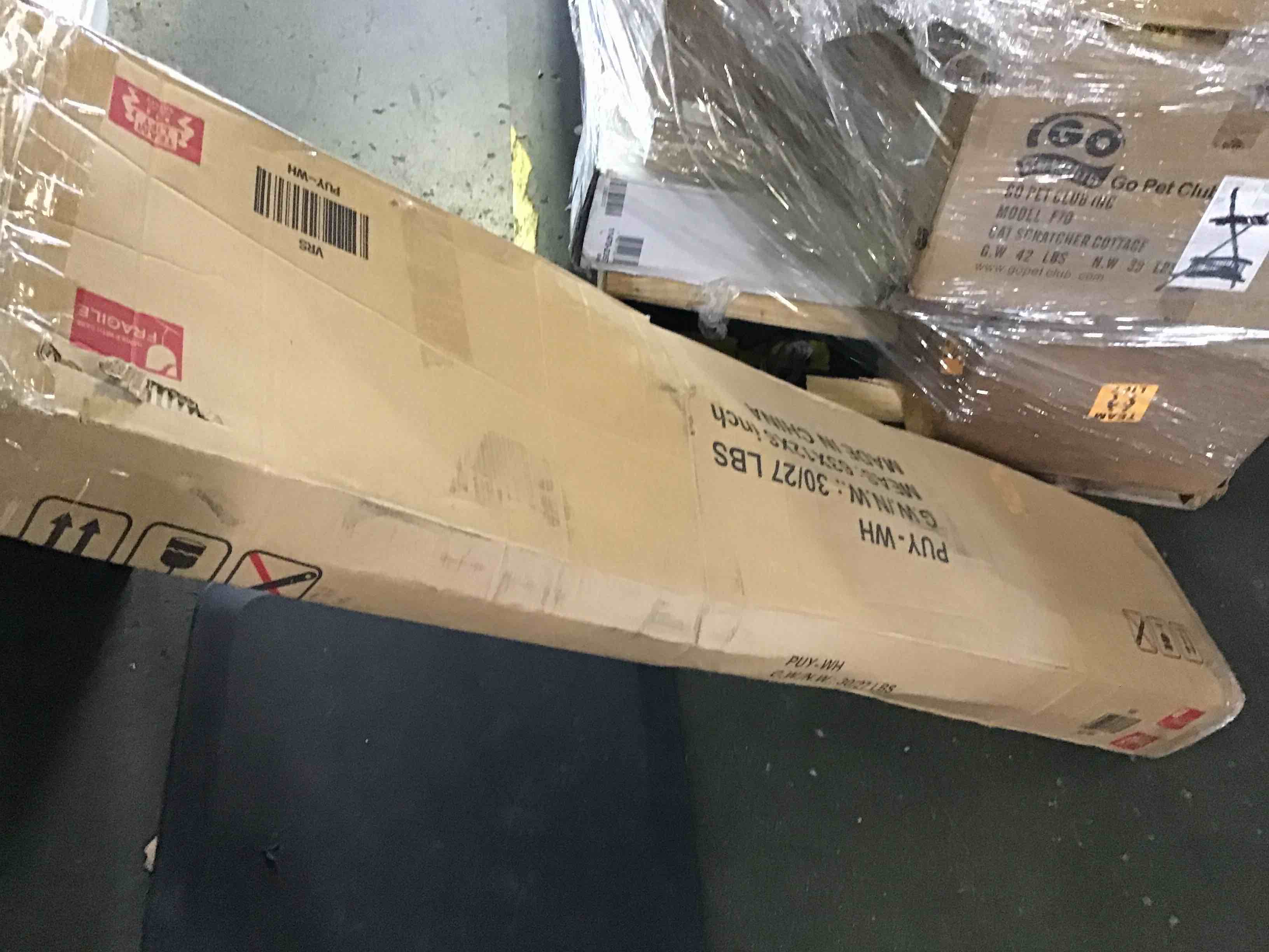 https://s3.amazonaws.com/lotting-images-prod/bidfta/BLU5009375_1693338264555.jpeg