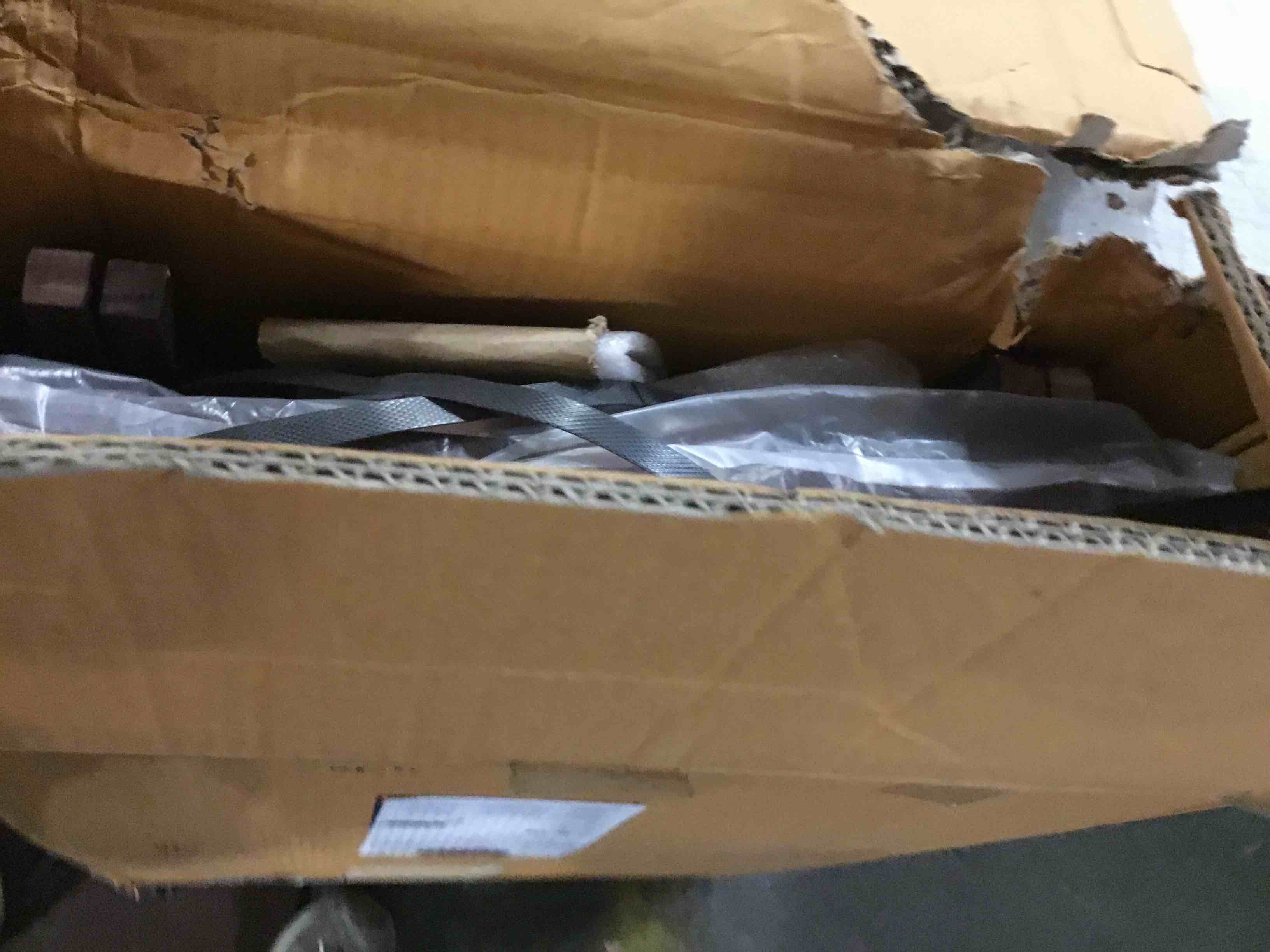 https://s3.amazonaws.com/lotting-images-prod/bidfta/BLU5009404_1693392617168.jpeg