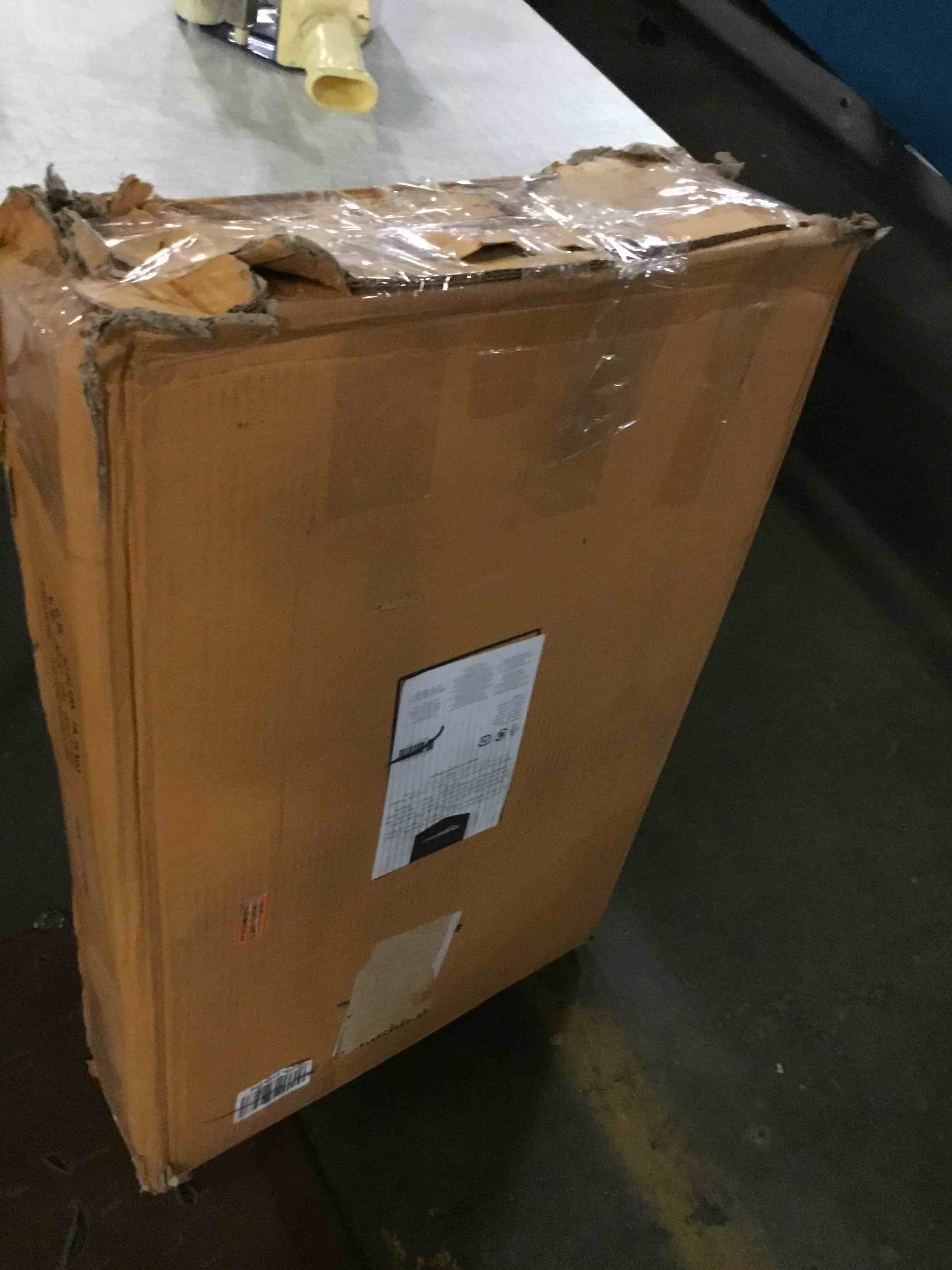 https://s3.amazonaws.com/lotting-images-prod/bidfta/BLU5009404_1693392637891.jpeg