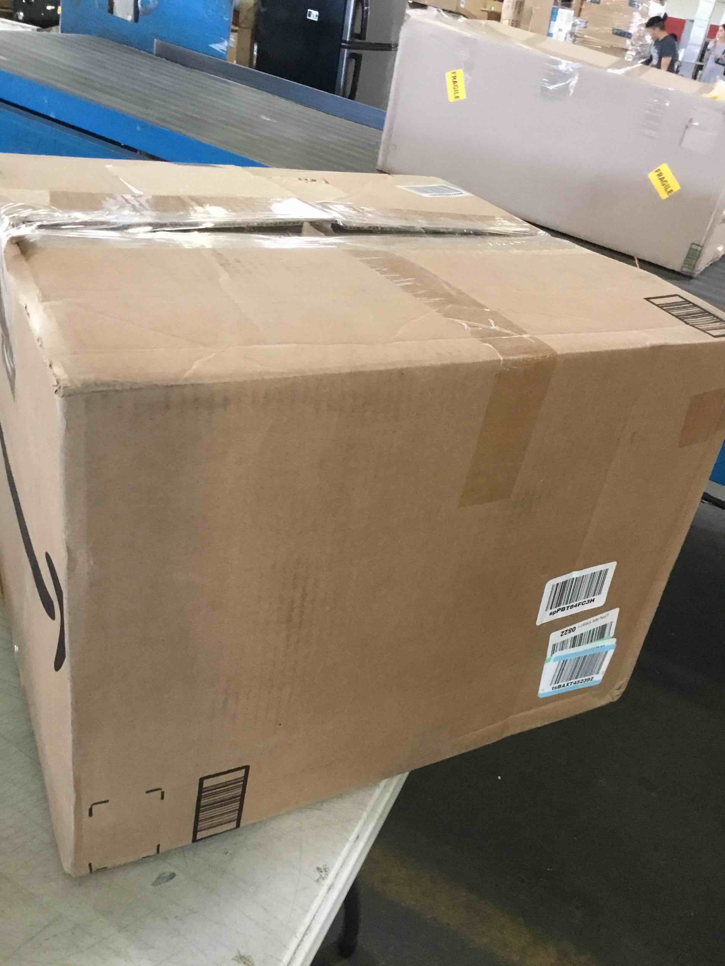 https://s3.amazonaws.com/lotting-images-prod/bidfta/BLU5009573_1693411917221.jpeg