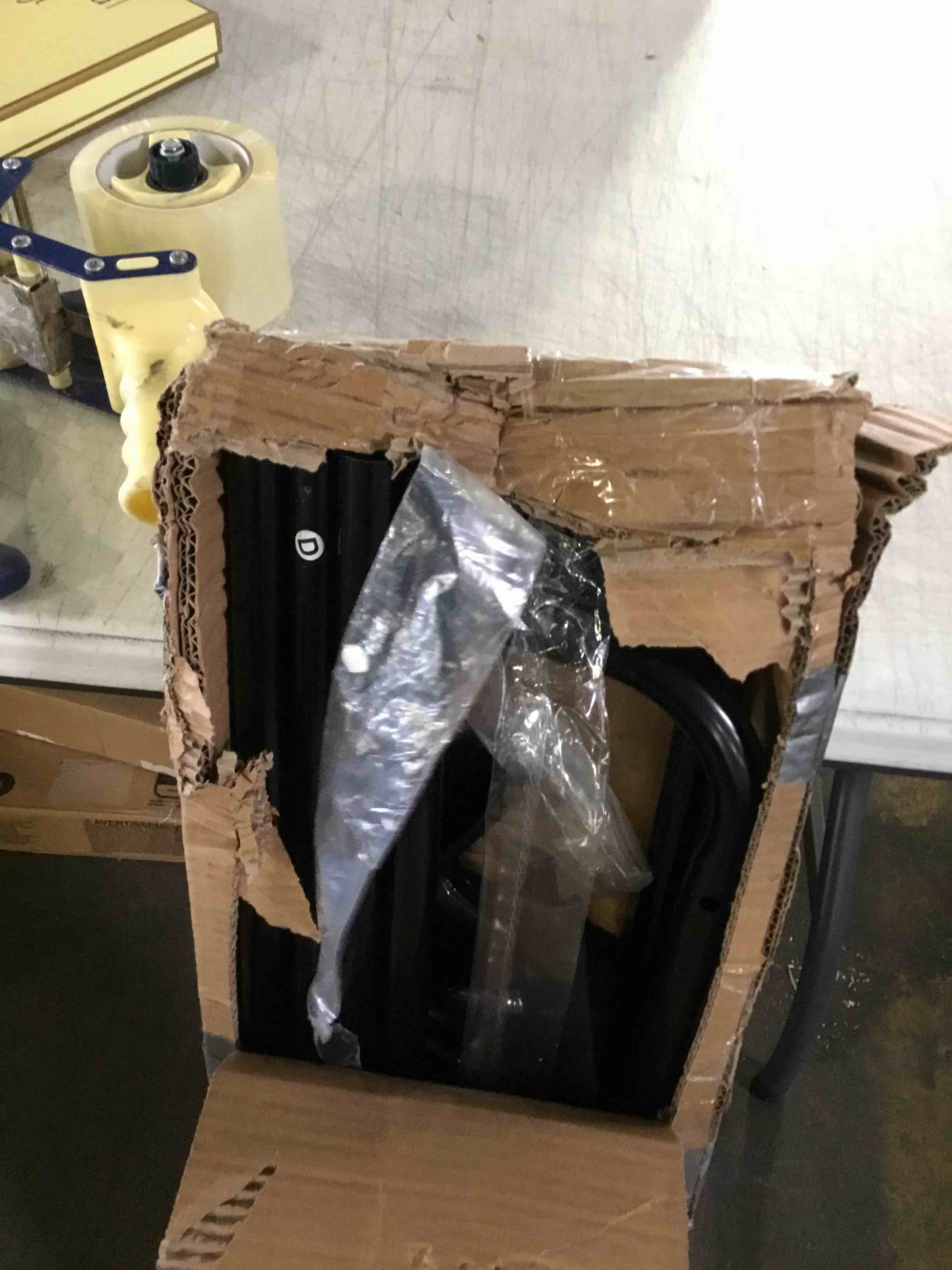 https://s3.amazonaws.com/lotting-images-prod/bidfta/BLU5009602_1693416348138.jpeg