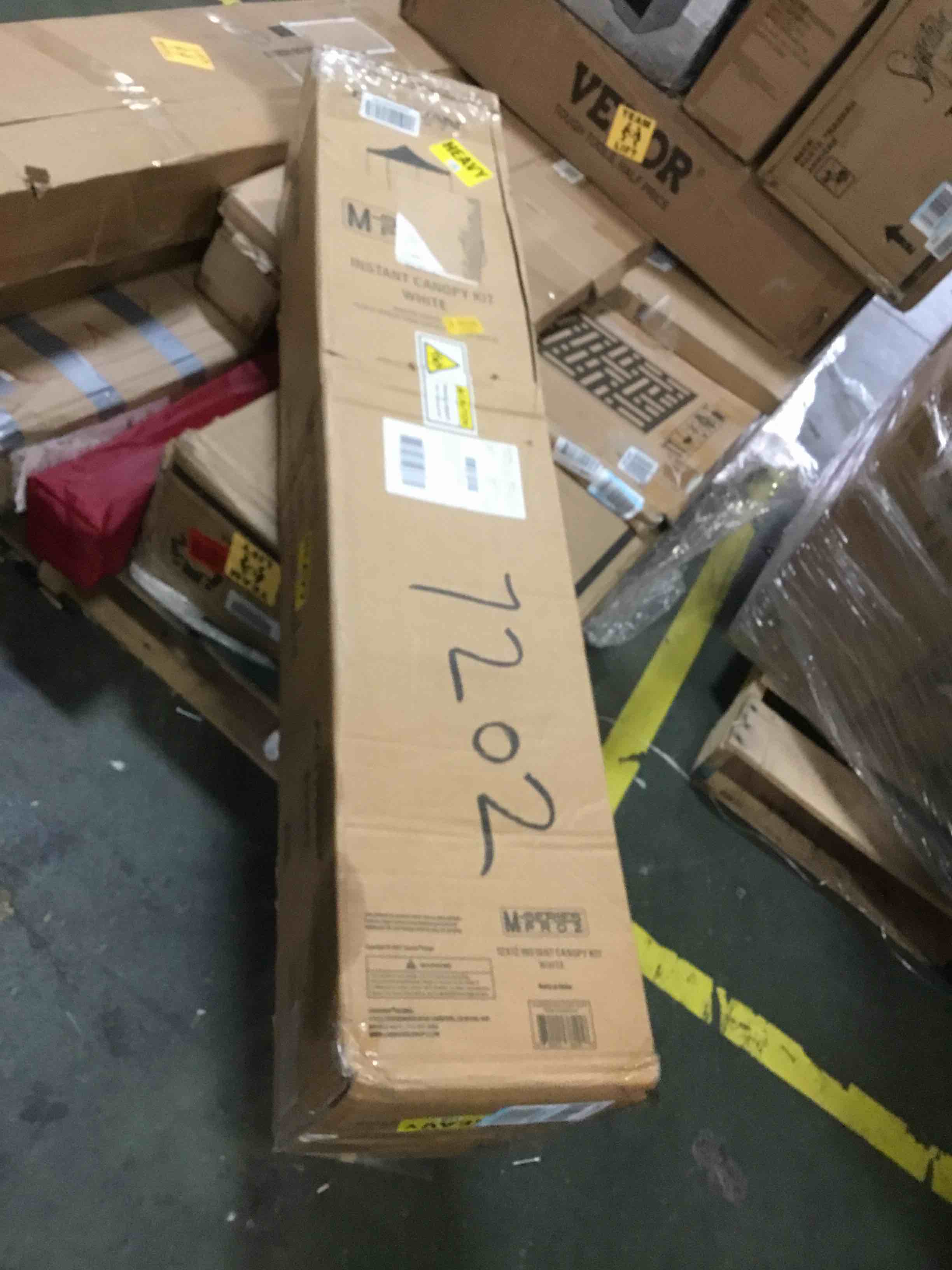 https://s3.amazonaws.com/lotting-images-prod/bidfta/BLU5009829_1693494984257.jpeg