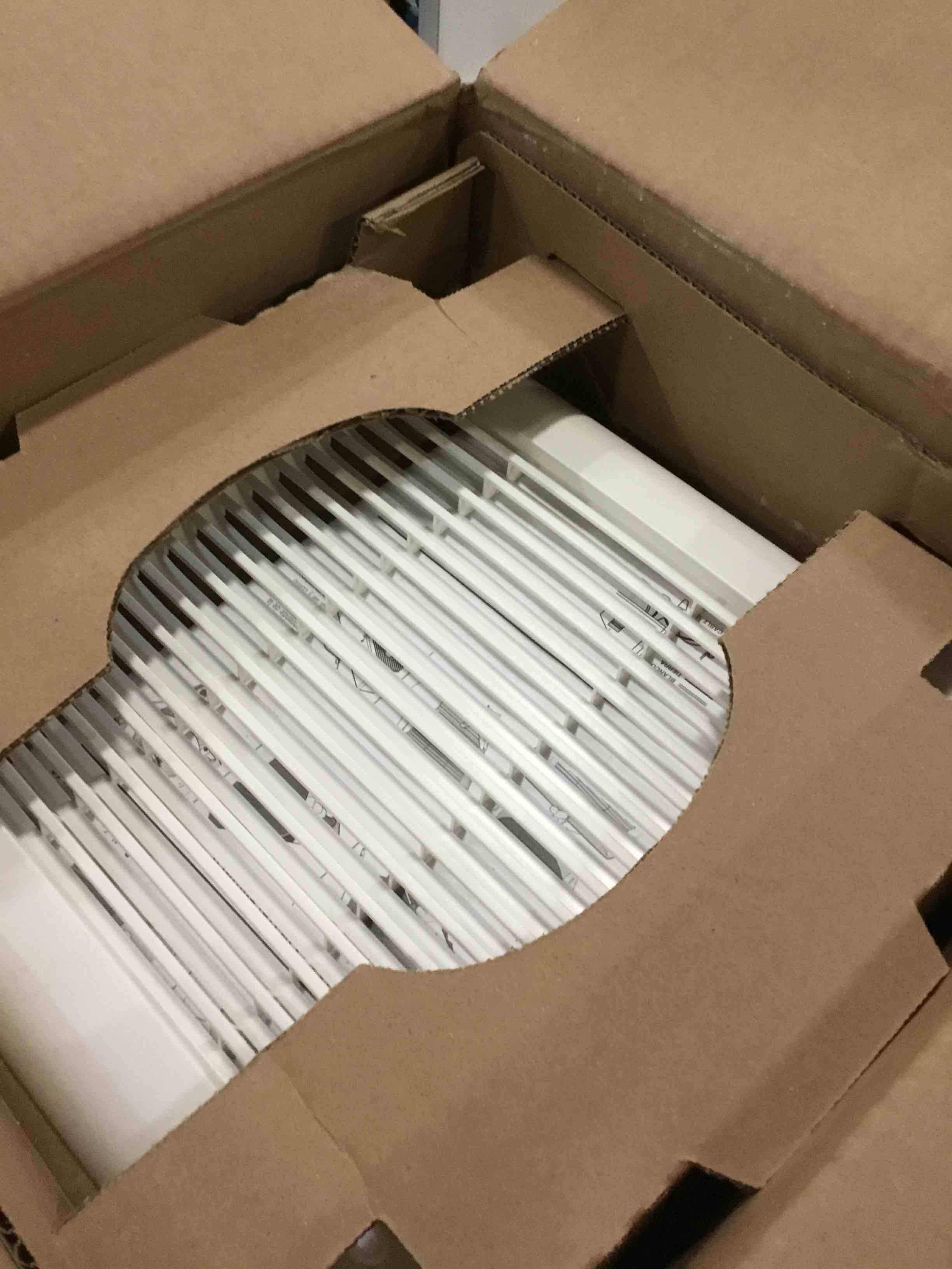 https://s3.amazonaws.com/lotting-images-prod/bidfta/BLU5010229_1693927324226.jpeg