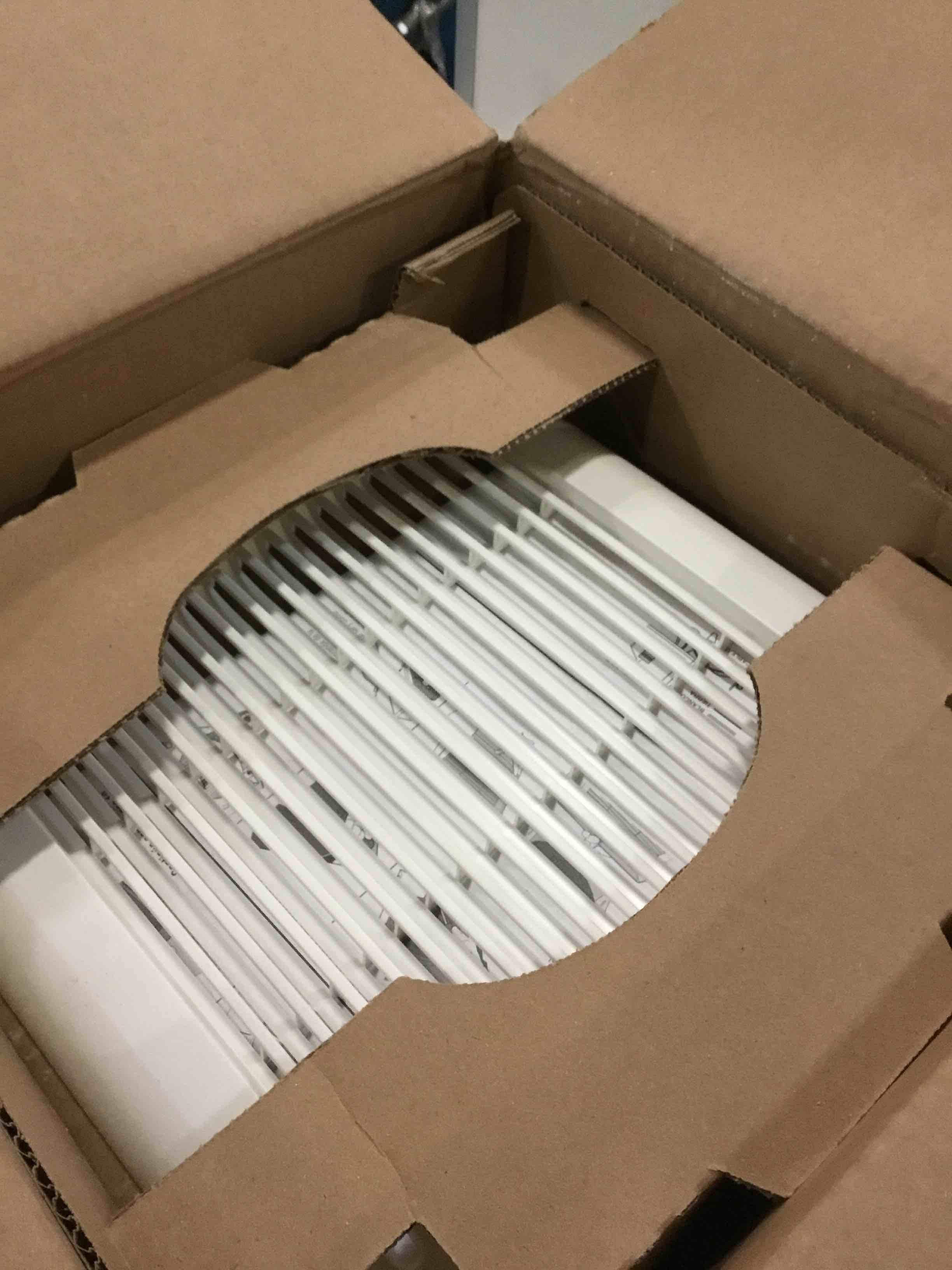 https://s3.amazonaws.com/lotting-images-prod/bidfta/BLU5010229_1693927325411.jpeg