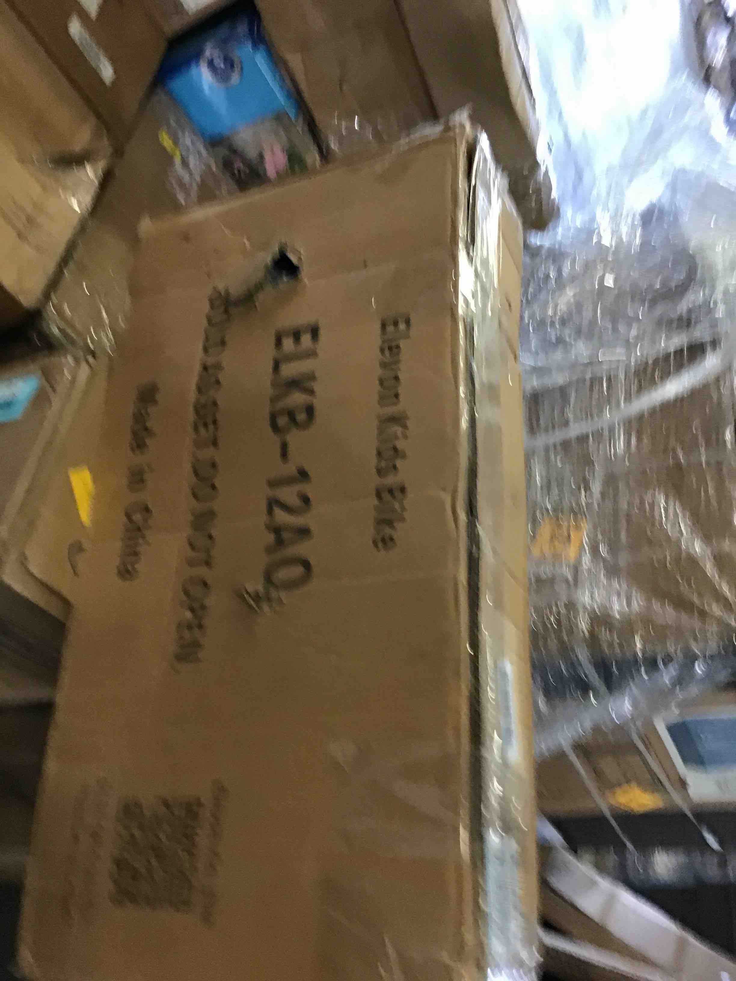 https://s3.amazonaws.com/lotting-images-prod/bidfta/BLU5010830_1693326290380.jpeg