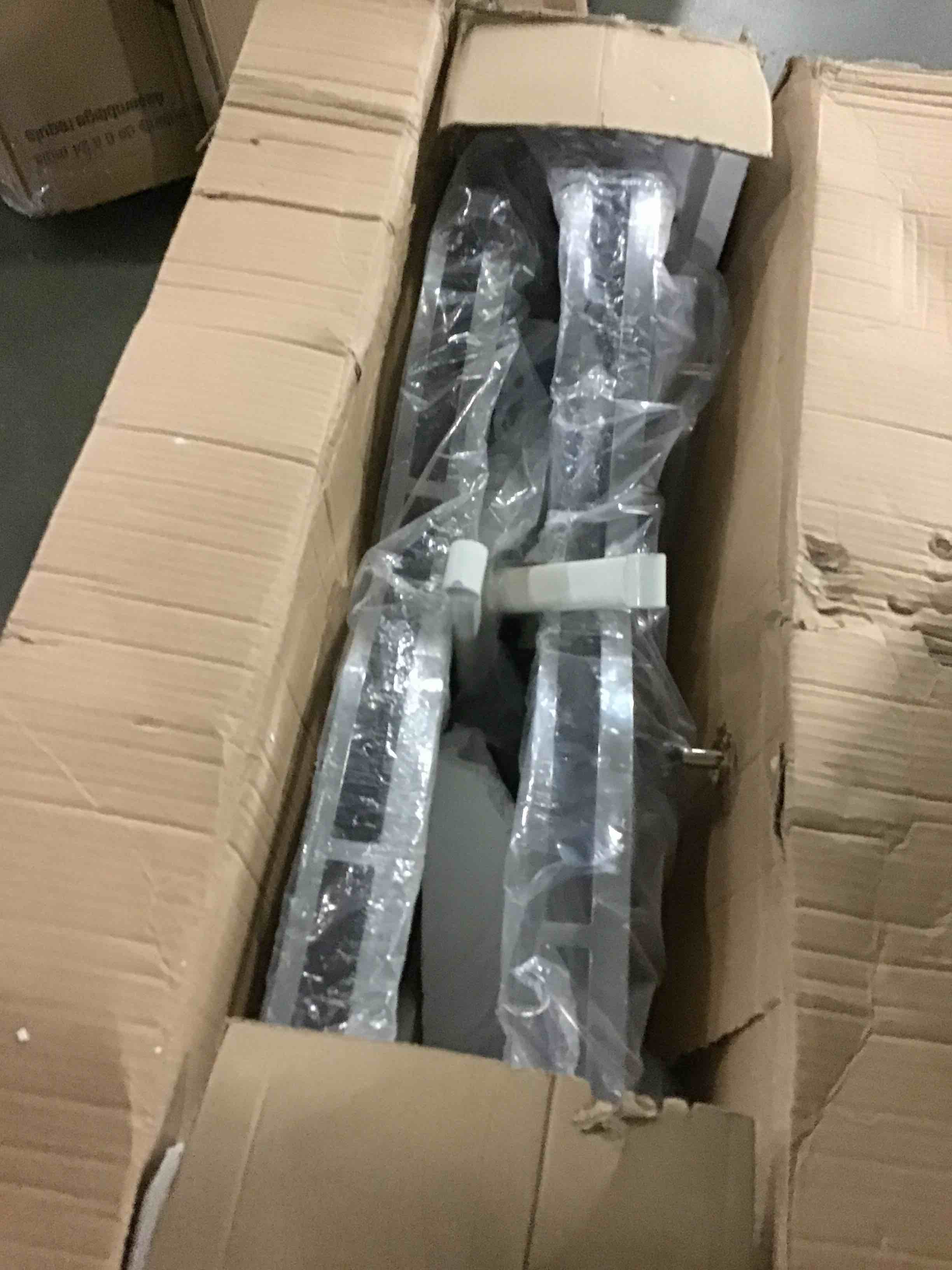https://s3.amazonaws.com/lotting-images-prod/bidfta/BLU5011131_1693479882258.jpeg