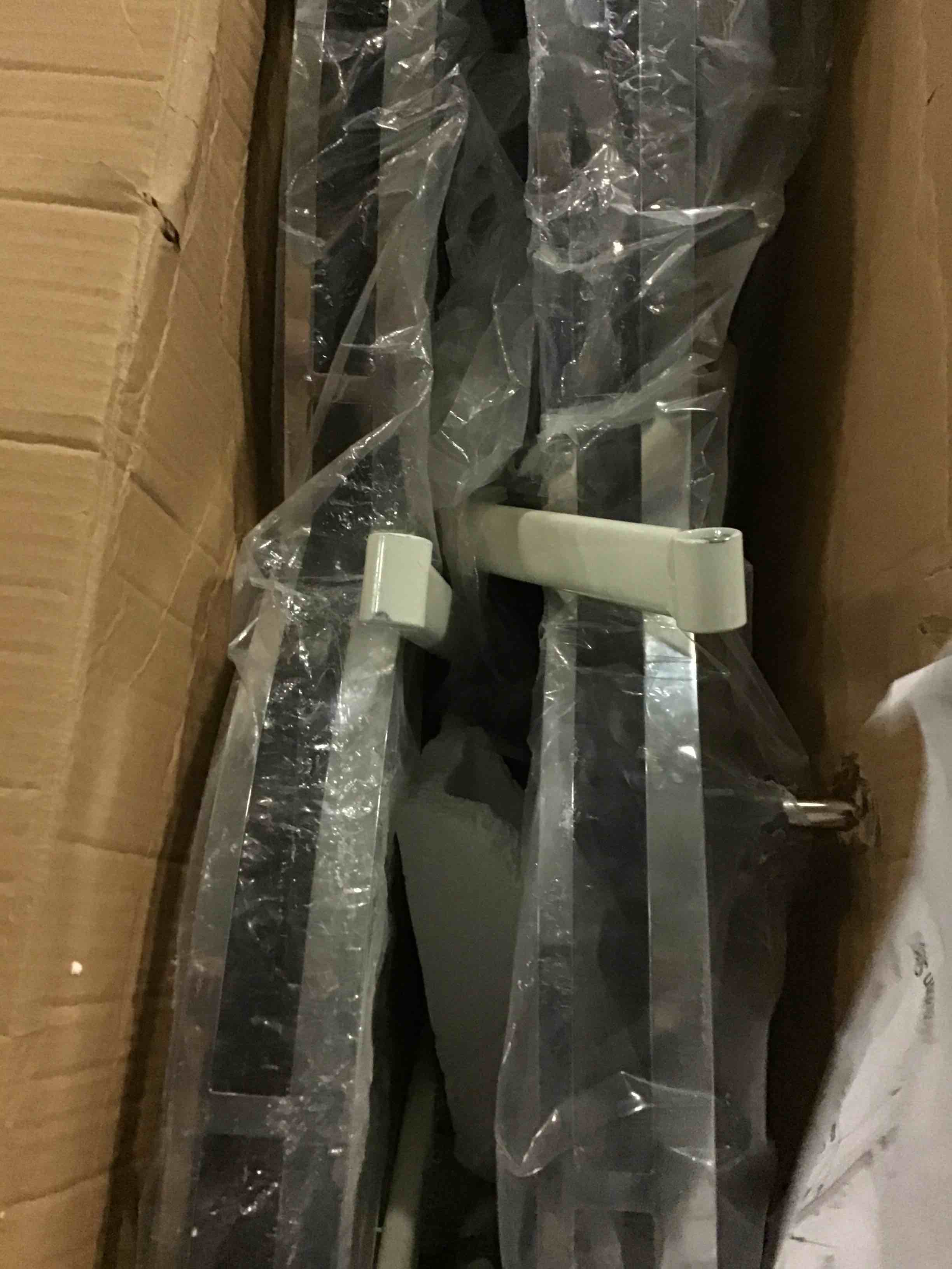 https://s3.amazonaws.com/lotting-images-prod/bidfta/BLU5011131_1693479886669.jpeg