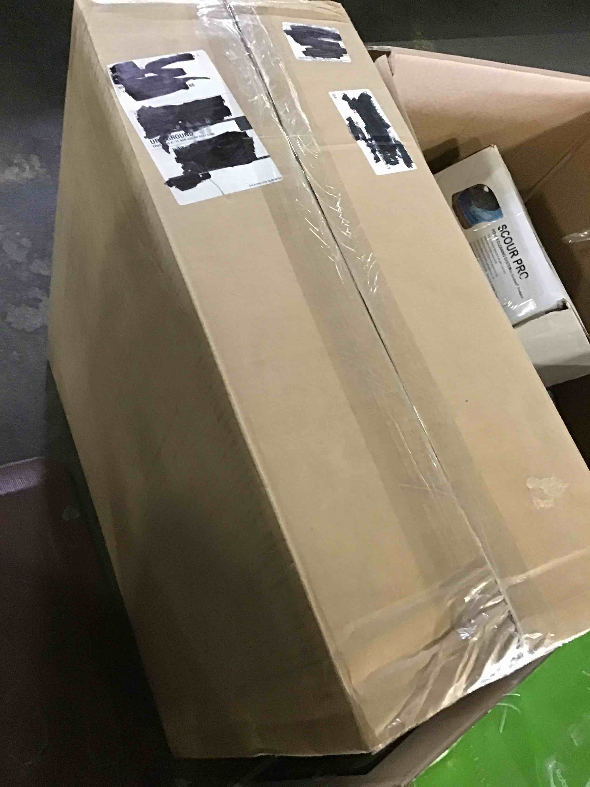 https://s3.amazonaws.com/lotting-images-prod/bidfta/BLU5011488_1693924523769.jpeg