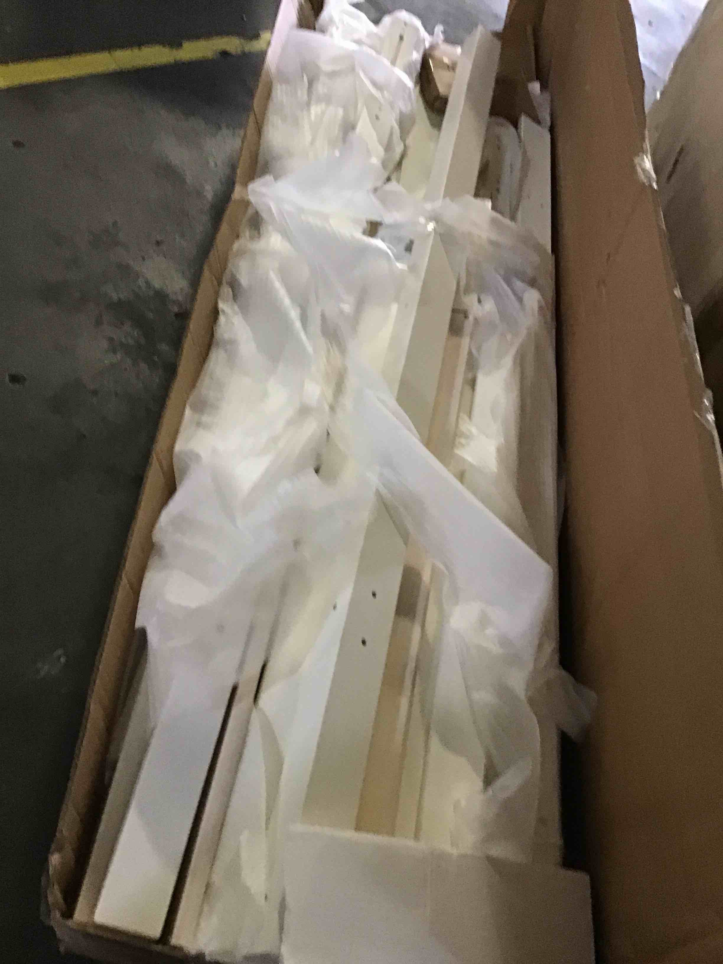 https://s3.amazonaws.com/lotting-images-prod/bidfta/BLU5011739_1694029358772.jpeg