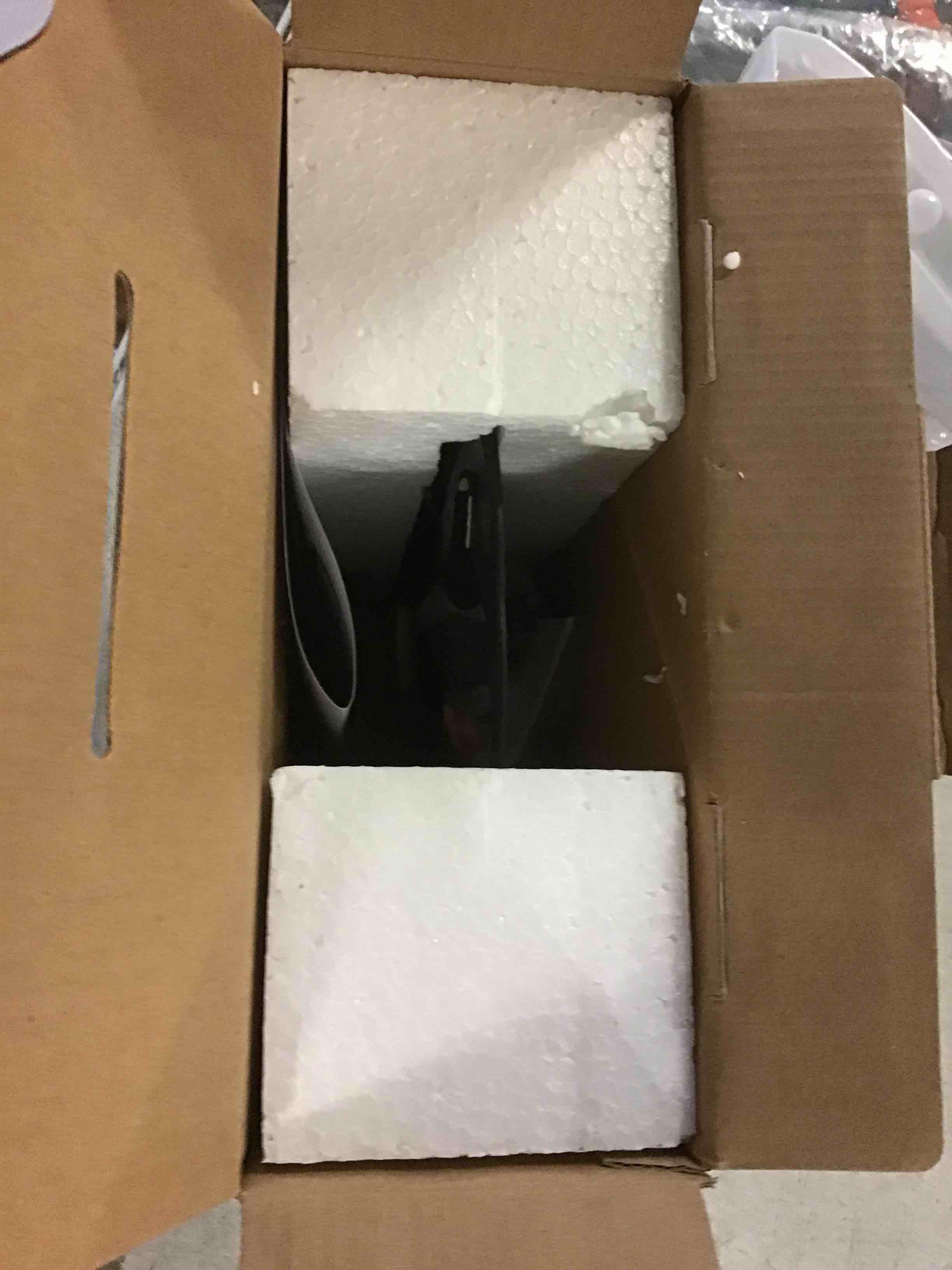 https://s3.amazonaws.com/lotting-images-prod/bidfta/BLU5012966_1687284740533.jpeg
