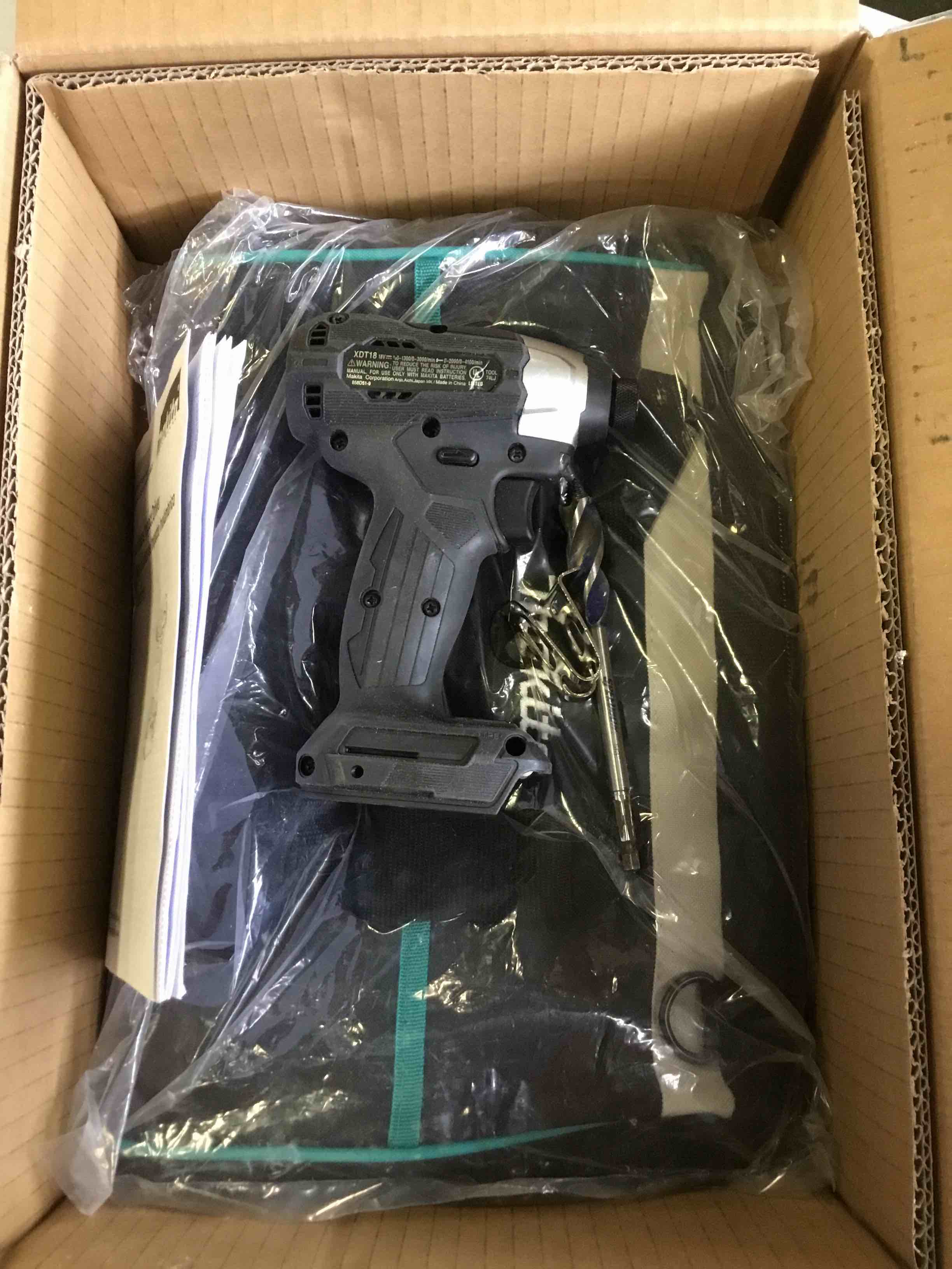 https://s3.amazonaws.com/lotting-images-prod/bidfta/BLU5023602_1688662821614.jpeg