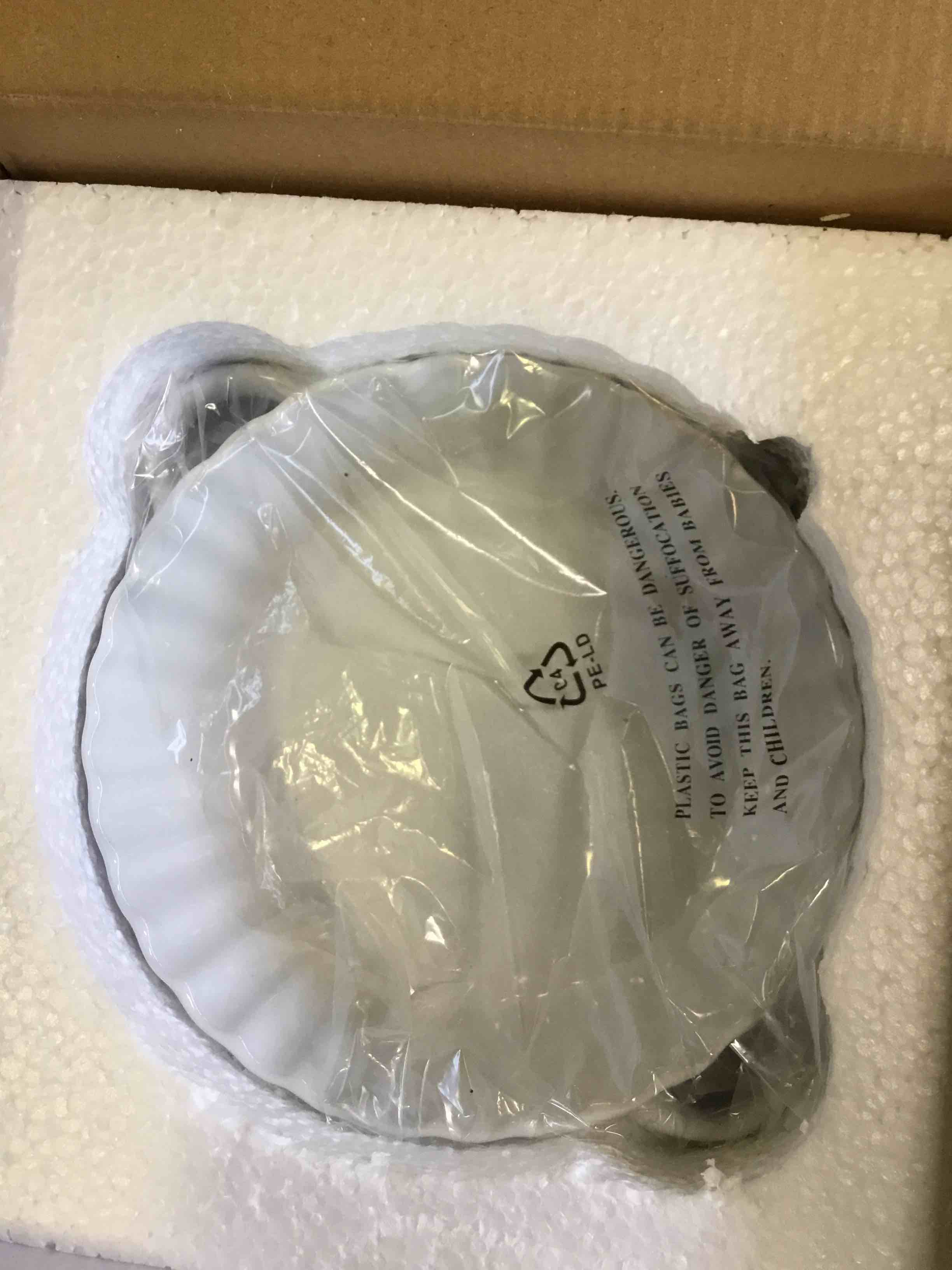 https://s3.amazonaws.com/lotting-images-prod/bidfta/BLU5023753_1688742071346.jpeg