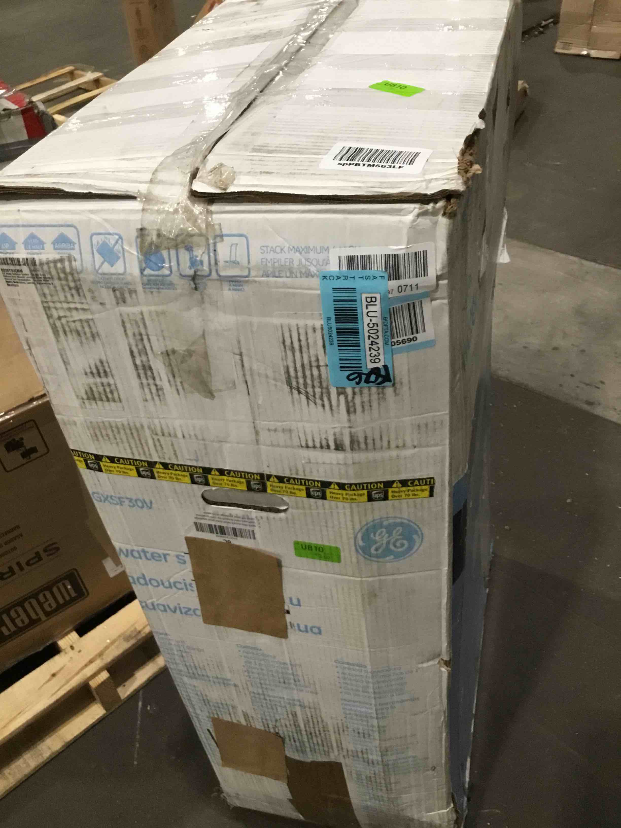 https://s3.amazonaws.com/lotting-images-prod/bidfta/BLU5024239_1690821241835.jpeg