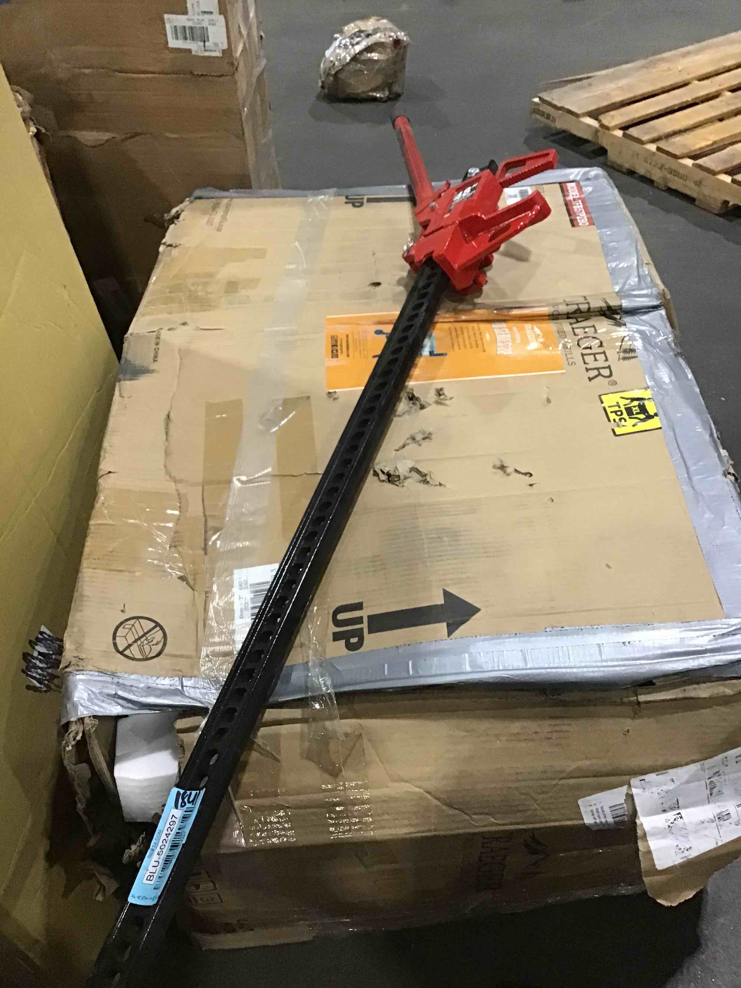https://s3.amazonaws.com/lotting-images-prod/bidfta/BLU5024297_1690901460174.jpeg