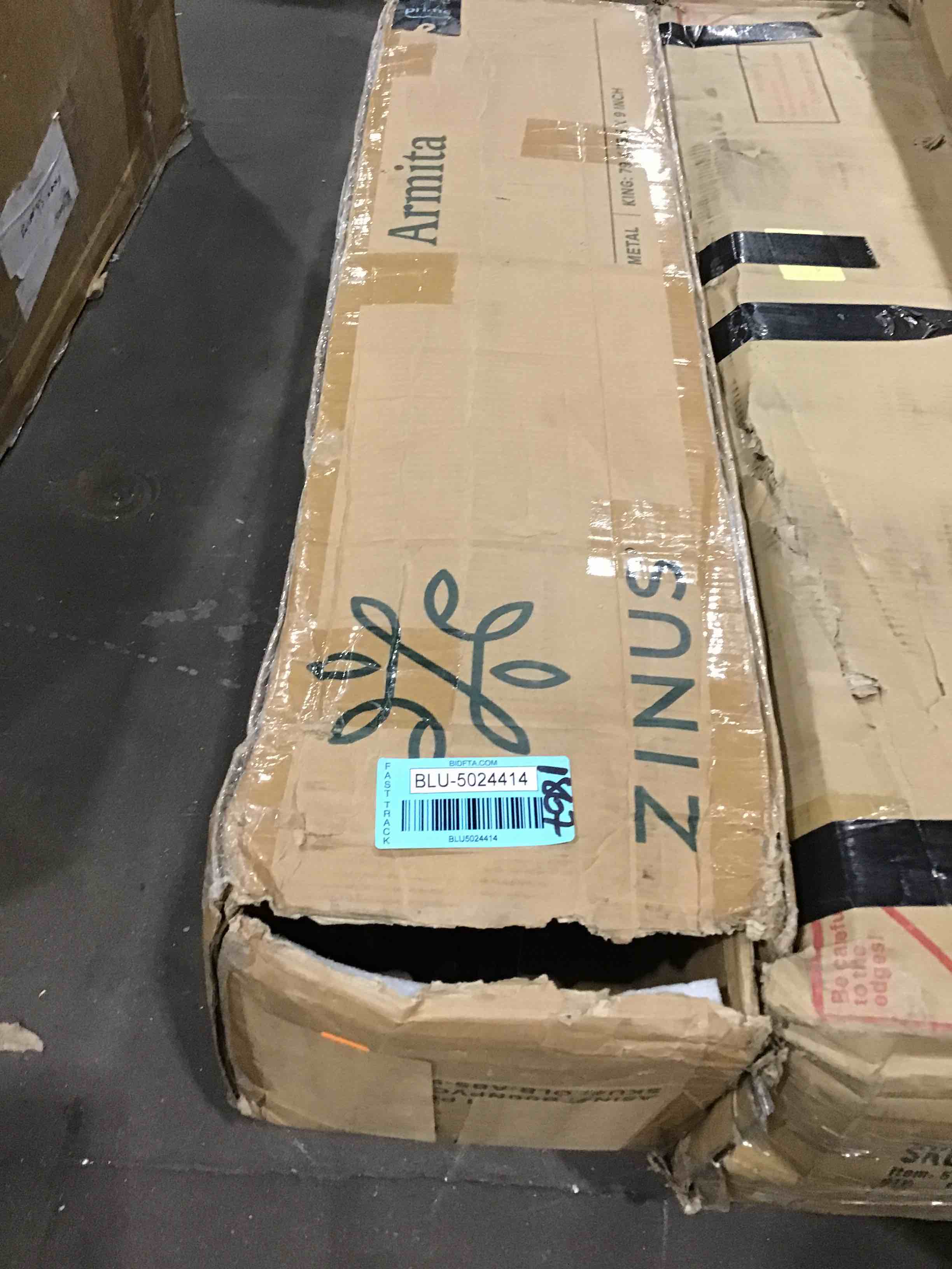 https://s3.amazonaws.com/lotting-images-prod/bidfta/BLU5024414_1691077584755.jpeg