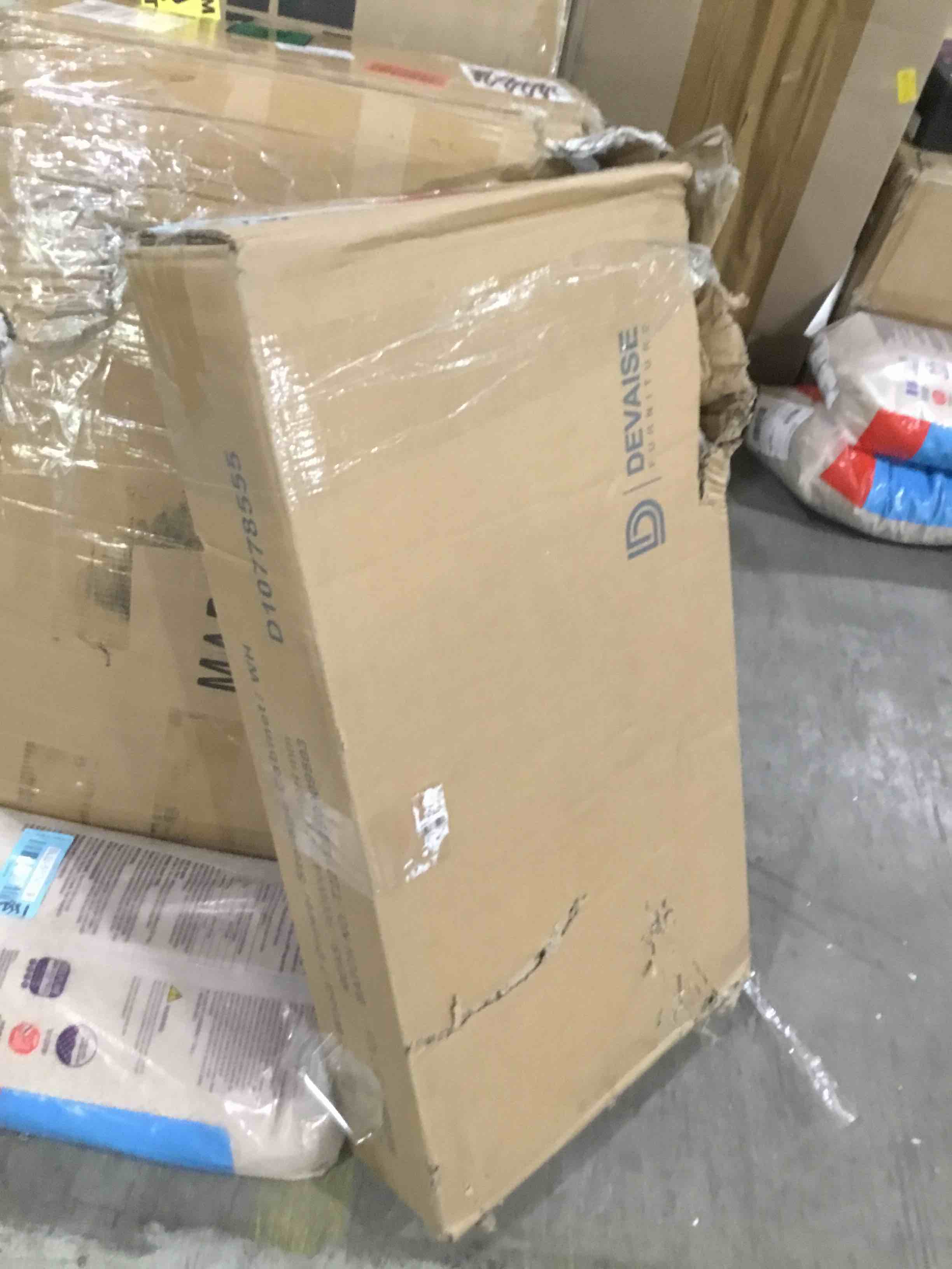 https://s3.amazonaws.com/lotting-images-prod/bidfta/BLU5024551_1691422472232.jpeg