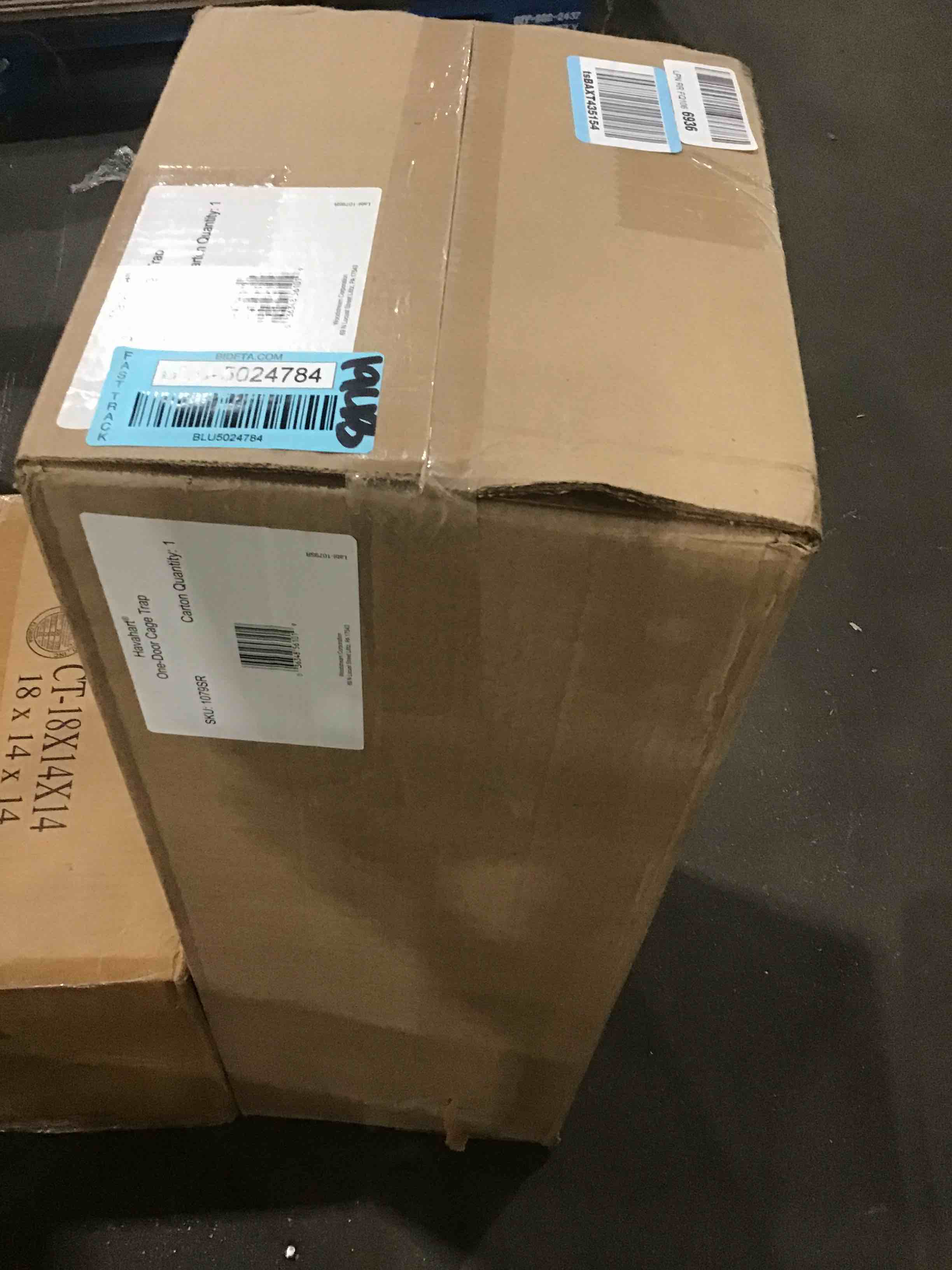 https://s3.amazonaws.com/lotting-images-prod/bidfta/BLU5024784_1691700303855.jpeg