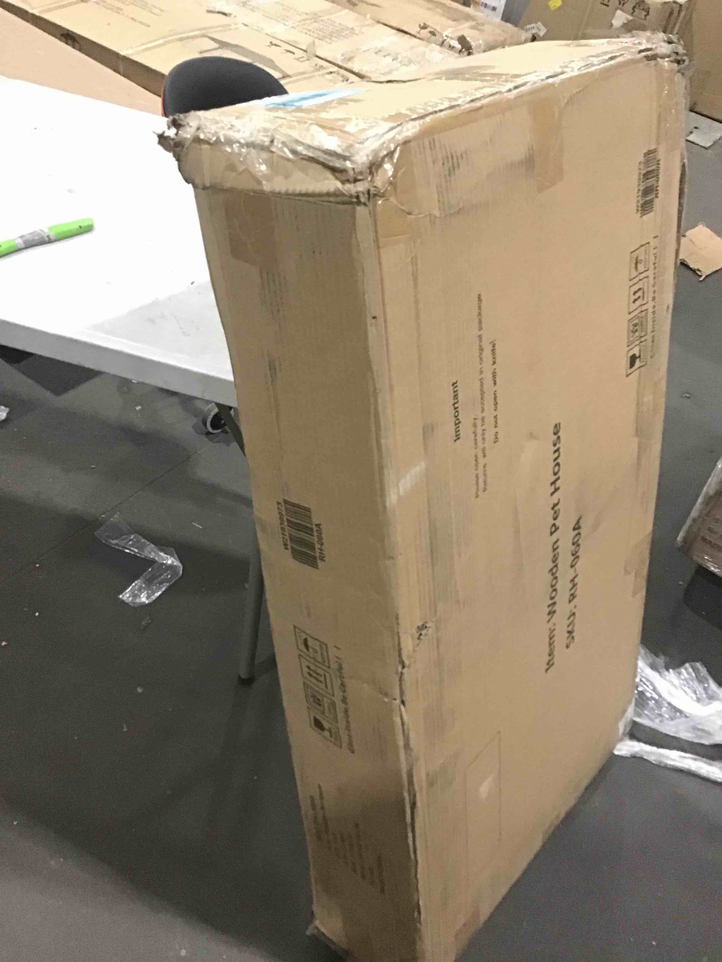 https://s3.amazonaws.com/lotting-images-prod/bidfta/BLU5024913_1692116056679.jpeg