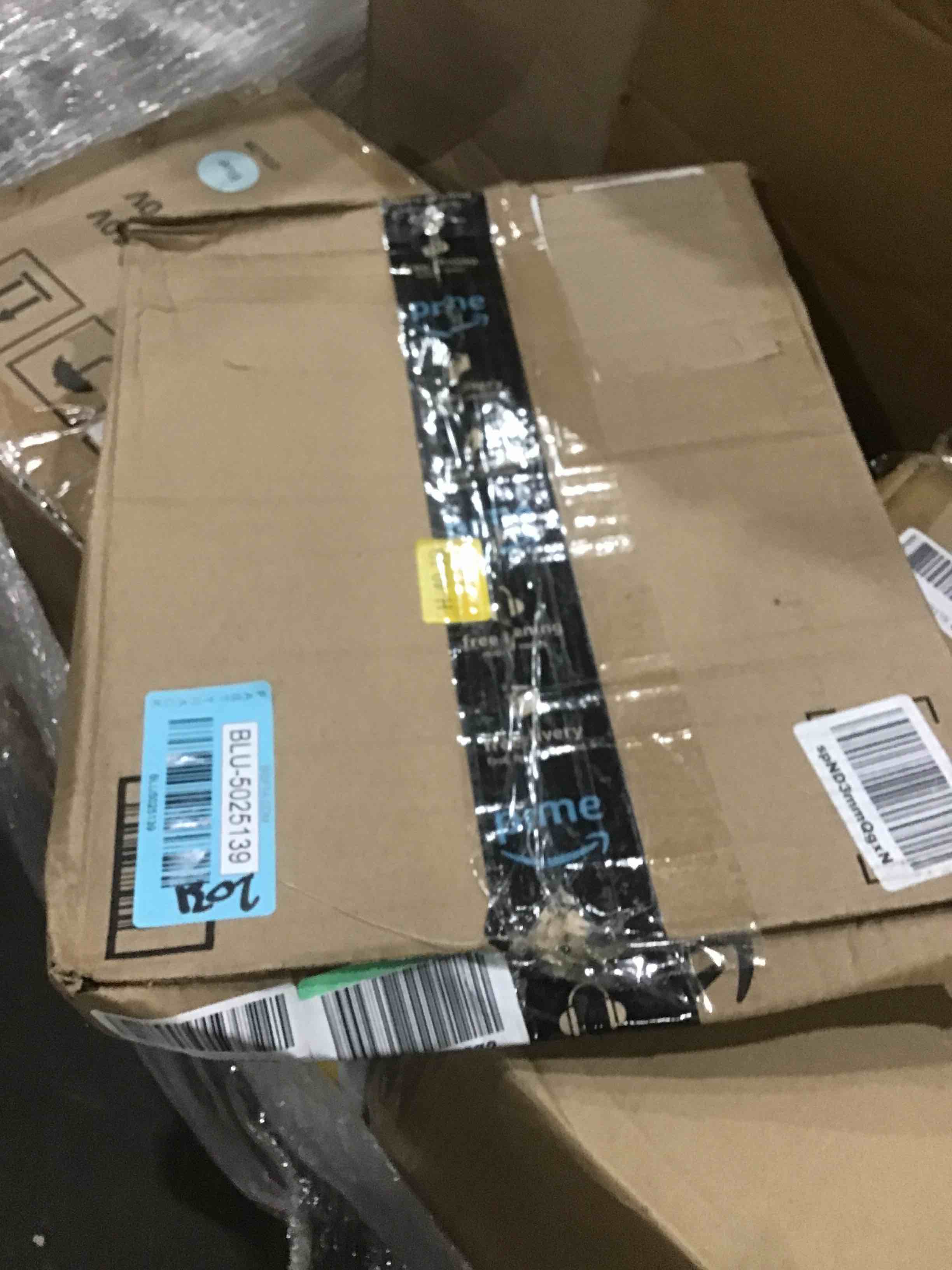 https://s3.amazonaws.com/lotting-images-prod/bidfta/BLU5025139_1692389480741.jpeg