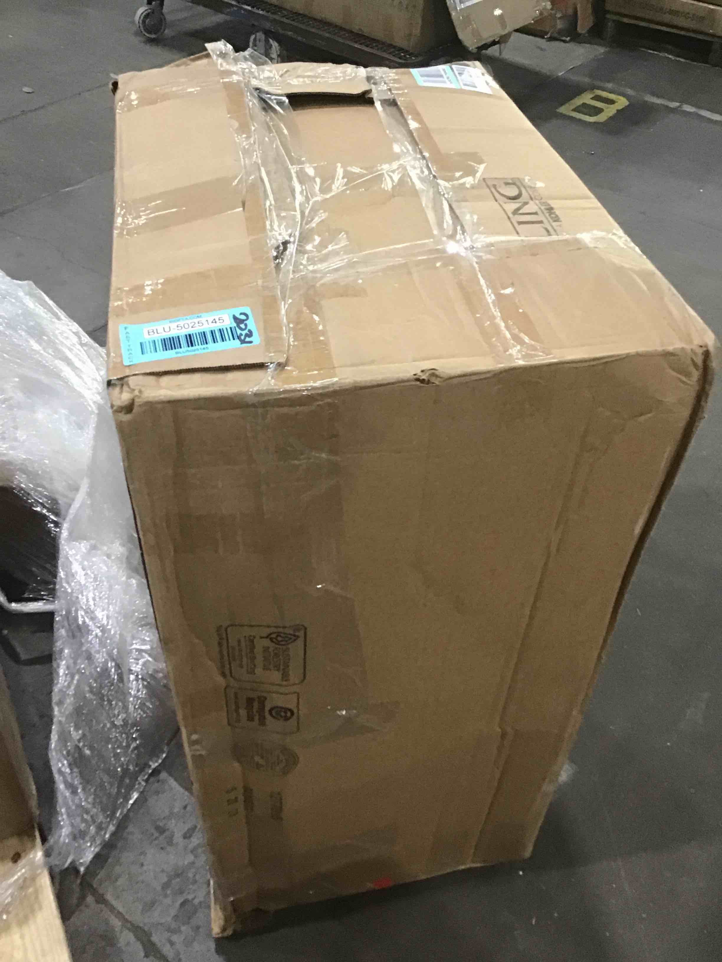 https://s3.amazonaws.com/lotting-images-prod/bidfta/BLU5025145_1692390092049.jpeg