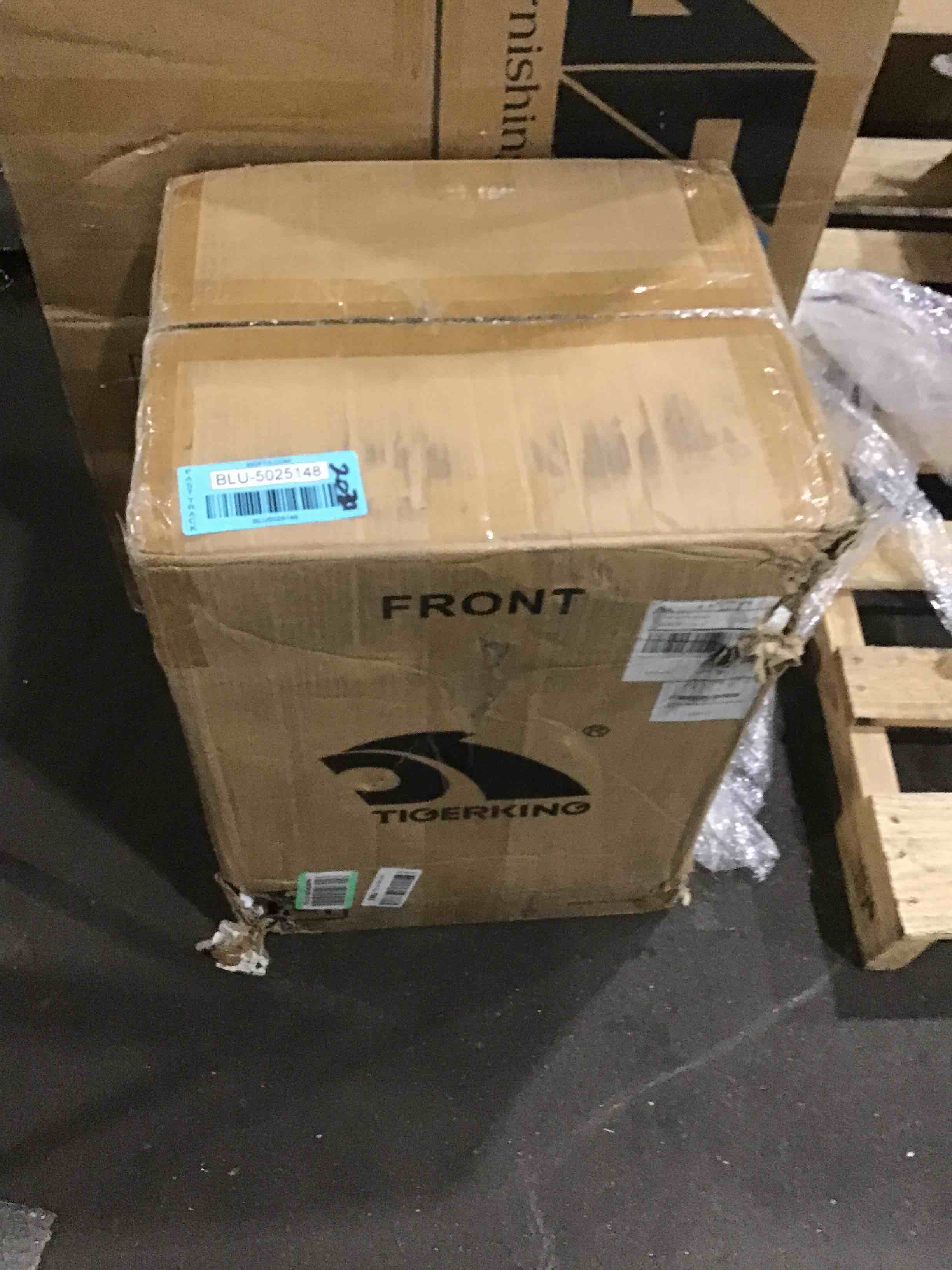 https://s3.amazonaws.com/lotting-images-prod/bidfta/BLU5025148_1692390472363.jpeg