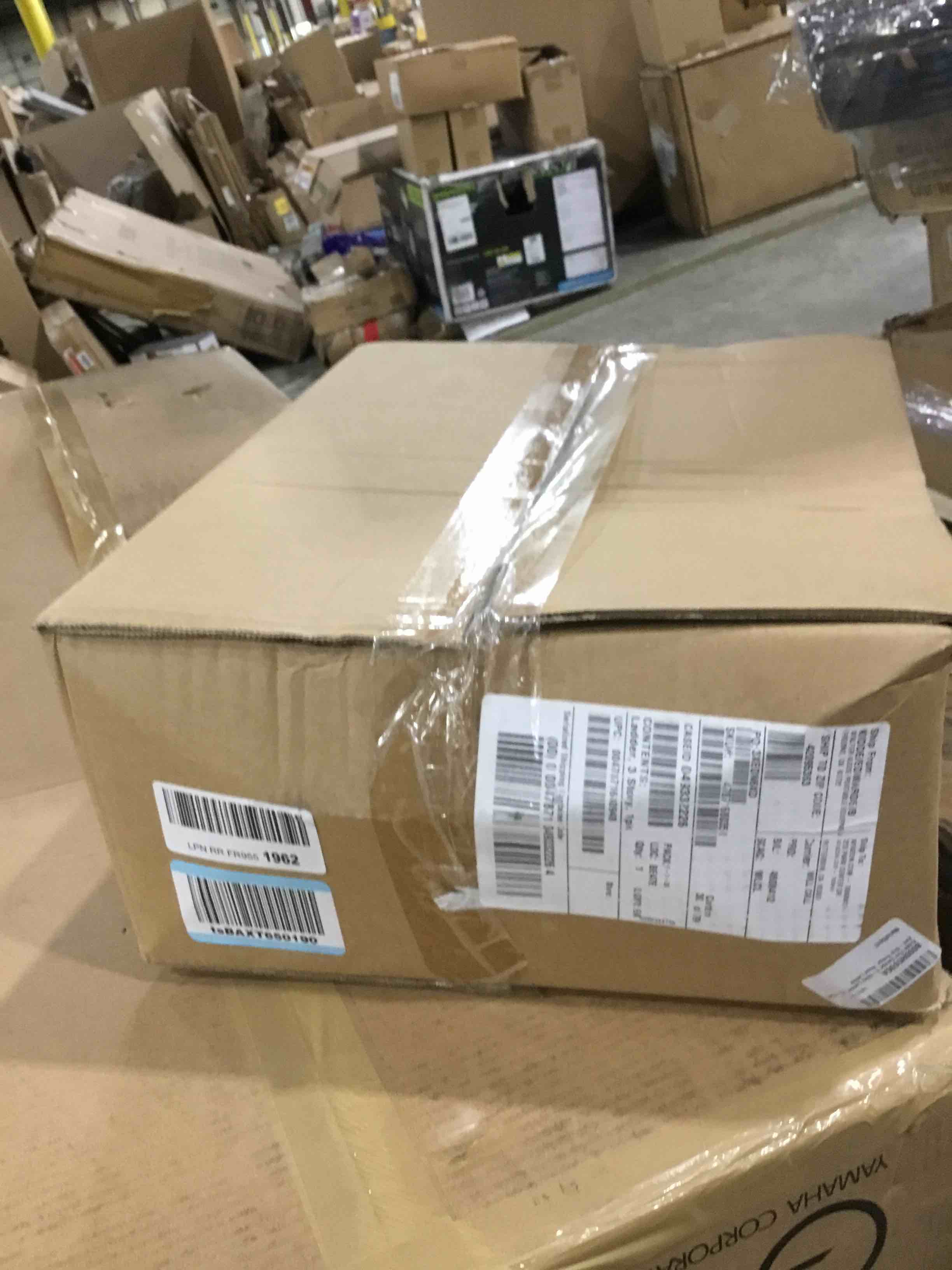 https://s3.amazonaws.com/lotting-images-prod/bidfta/BLU5025983_1690985919458.jpeg