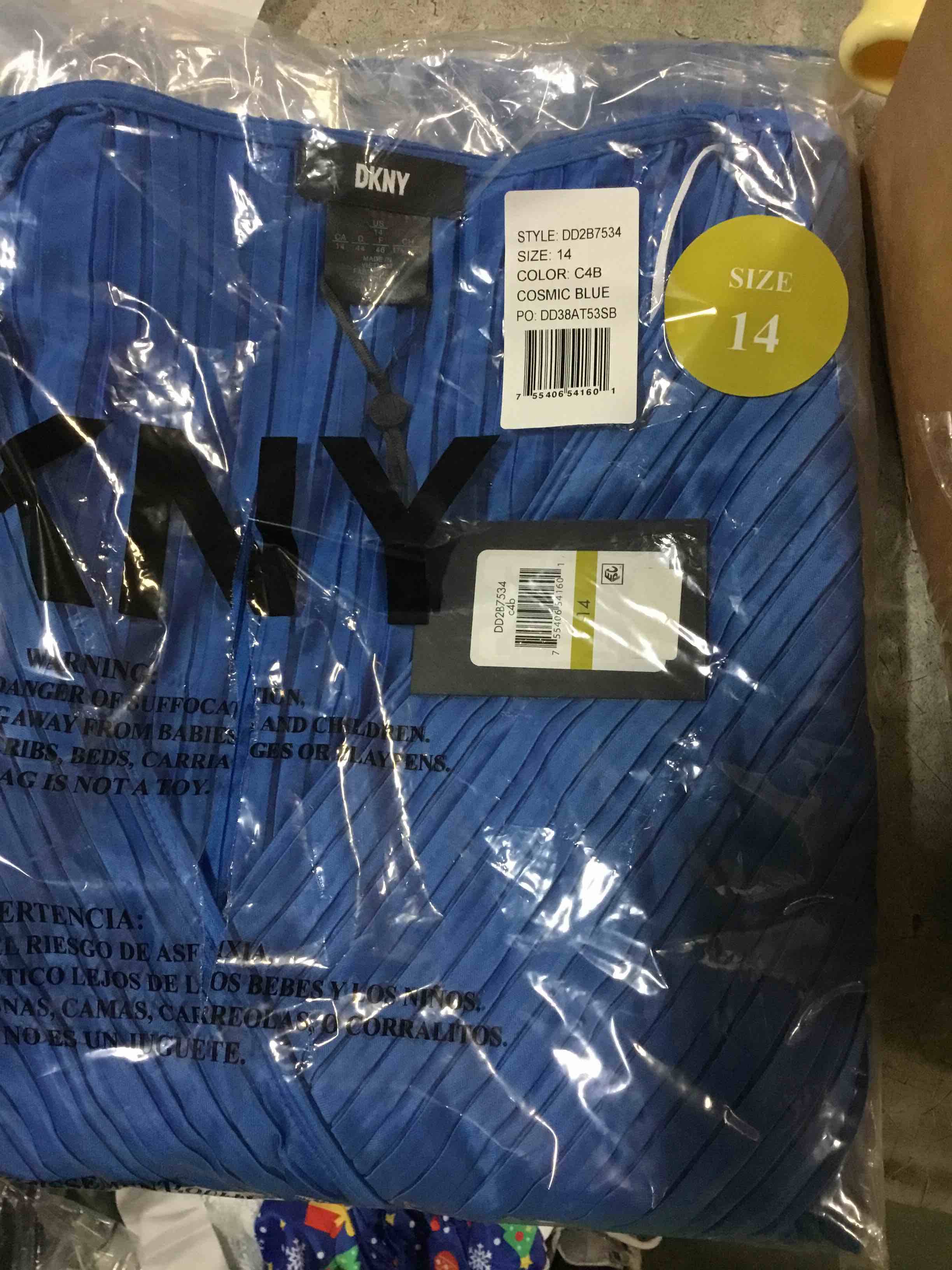 https://s3.amazonaws.com/lotting-images-prod/bidfta/BLU5027305_1685550402350.jpeg