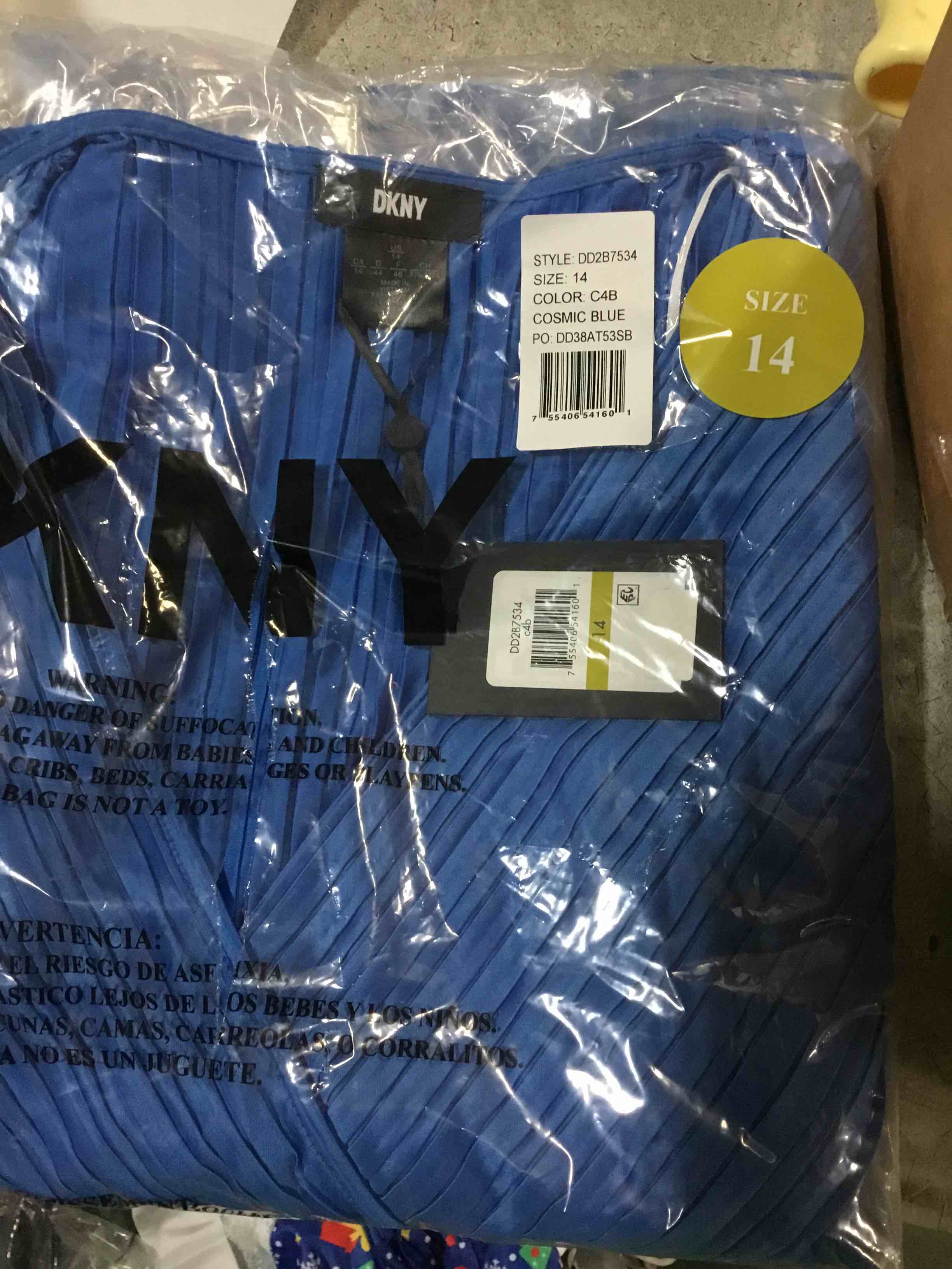 https://s3.amazonaws.com/lotting-images-prod/bidfta/BLU5027306_1685550403331.jpeg