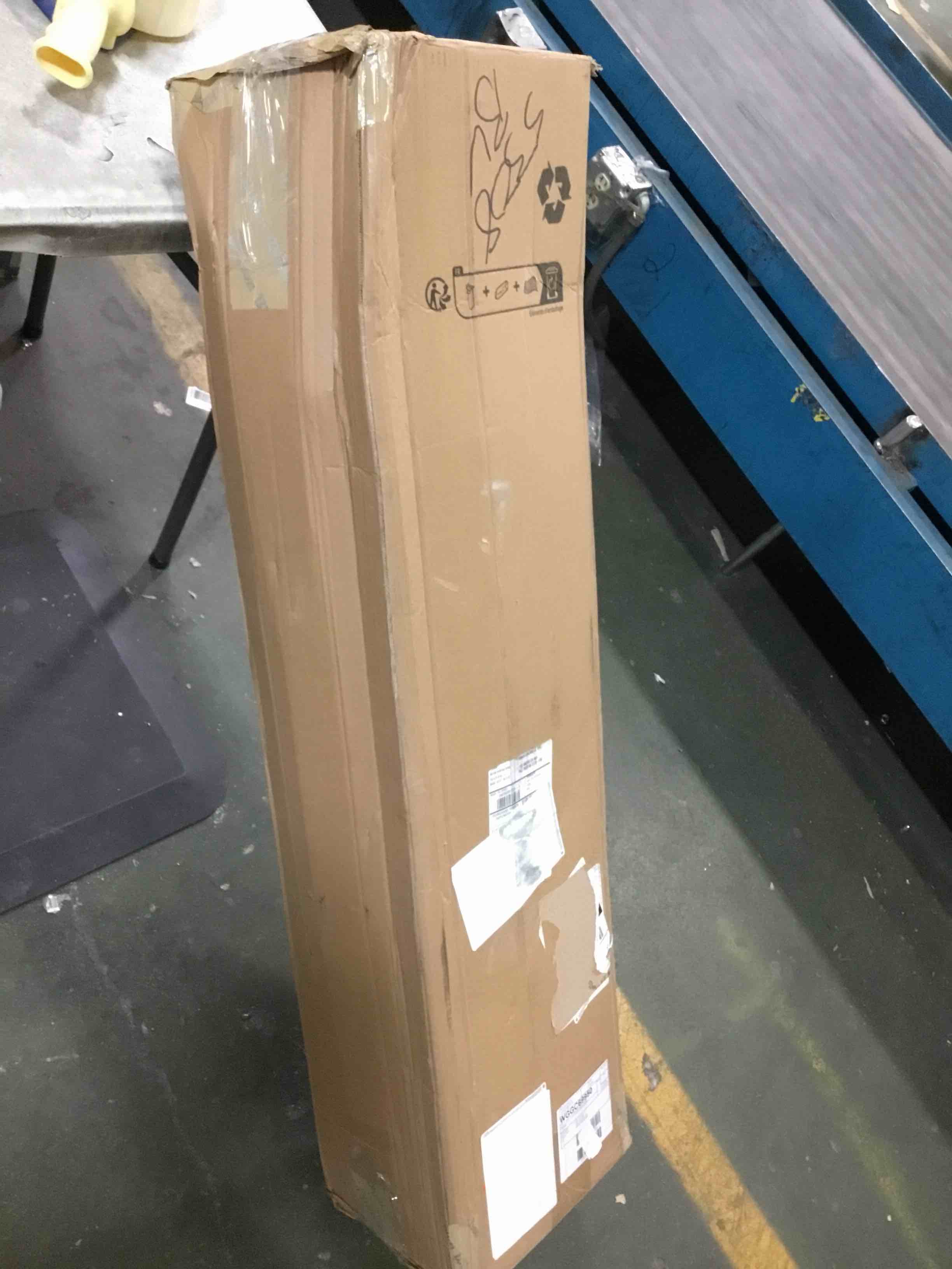 https://s3.amazonaws.com/lotting-images-prod/bidfta/BLU5027585_1685634173068.jpeg