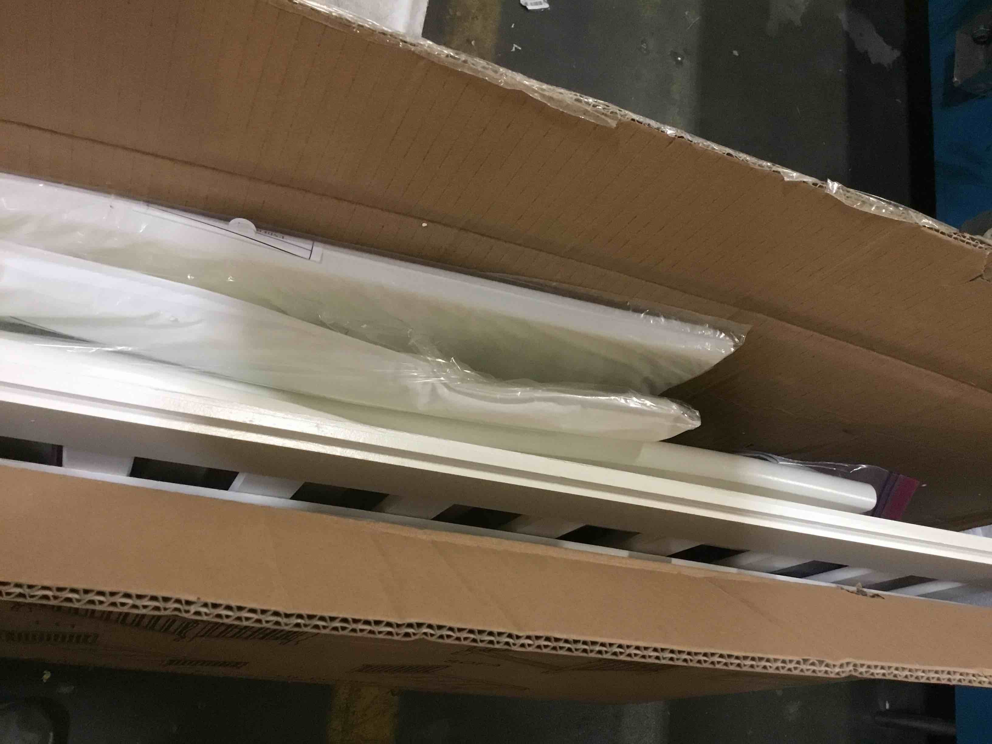 https://s3.amazonaws.com/lotting-images-prod/bidfta/BLU5028359_1685987705621.jpeg