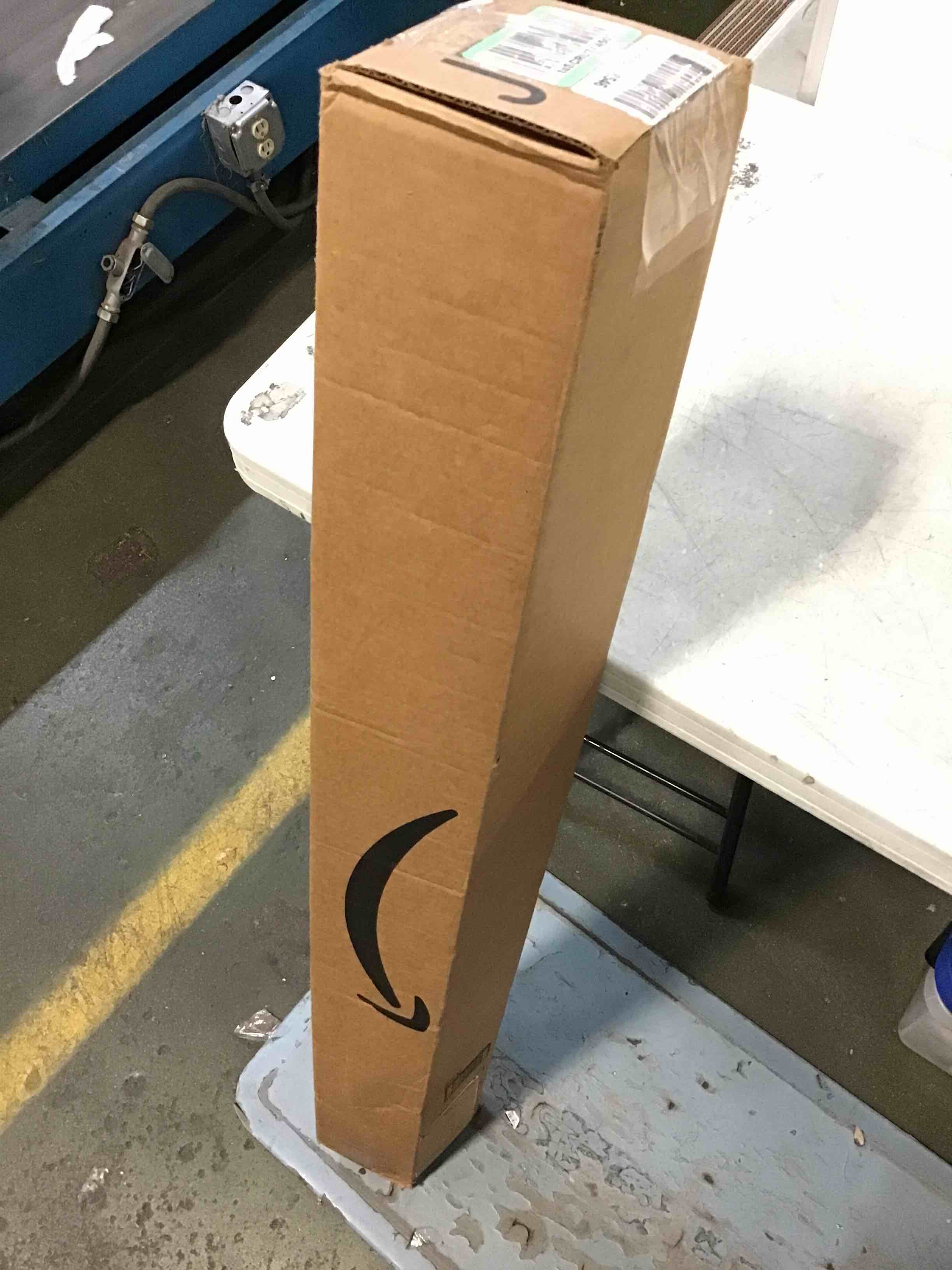 https://s3.amazonaws.com/lotting-images-prod/bidfta/BLU5029507_1685701799147.jpeg