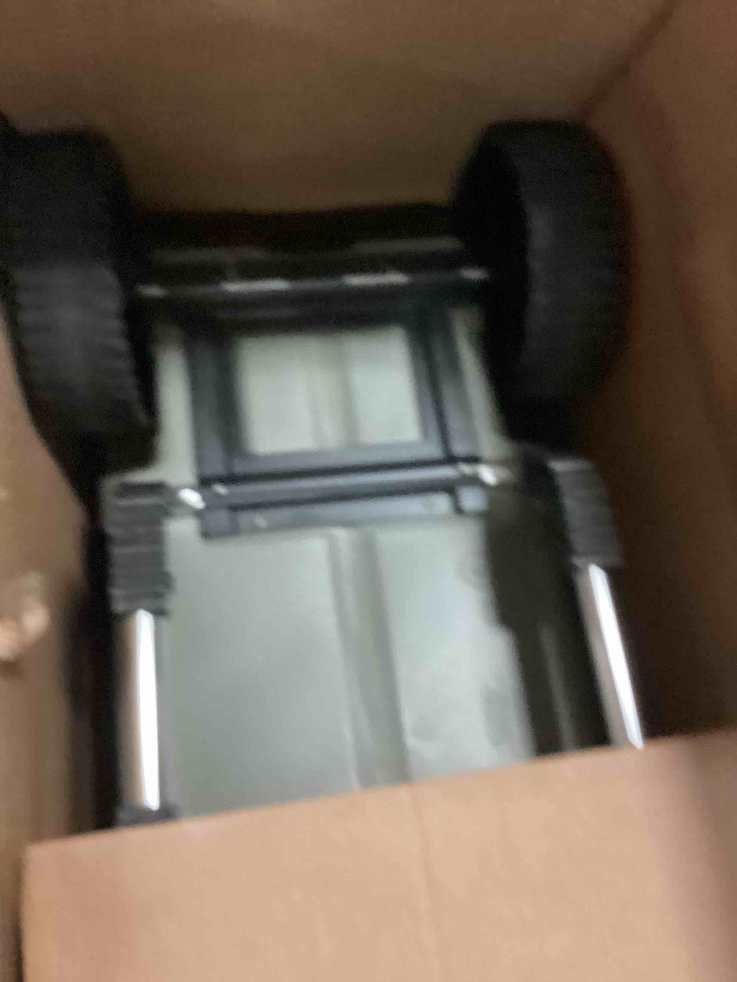 https://s3.amazonaws.com/lotting-images-prod/bidfta/BLU5029944_1685448465725.jpeg