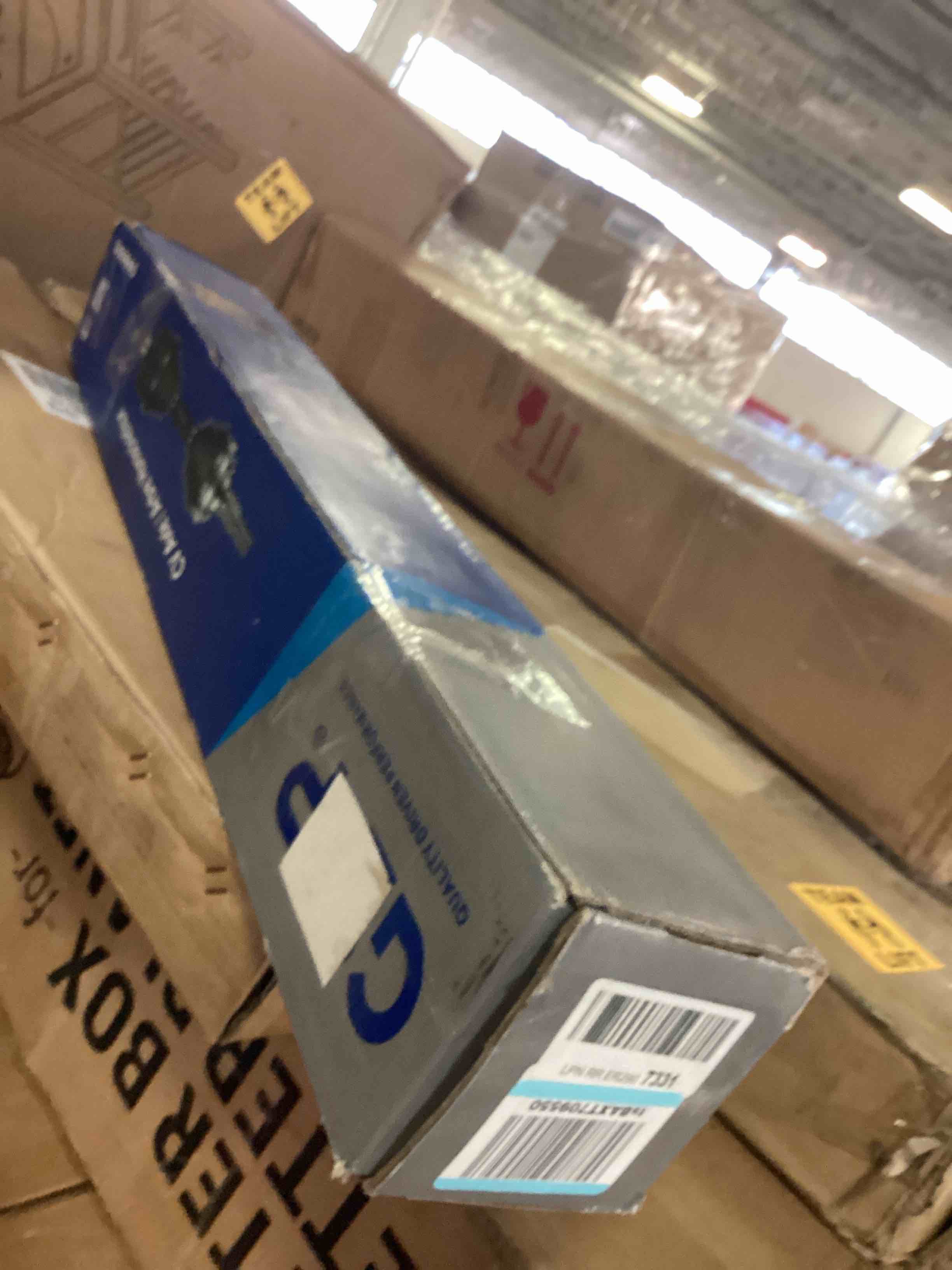 https://s3.amazonaws.com/lotting-images-prod/bidfta/BLU5030361_1685618217323.jpeg