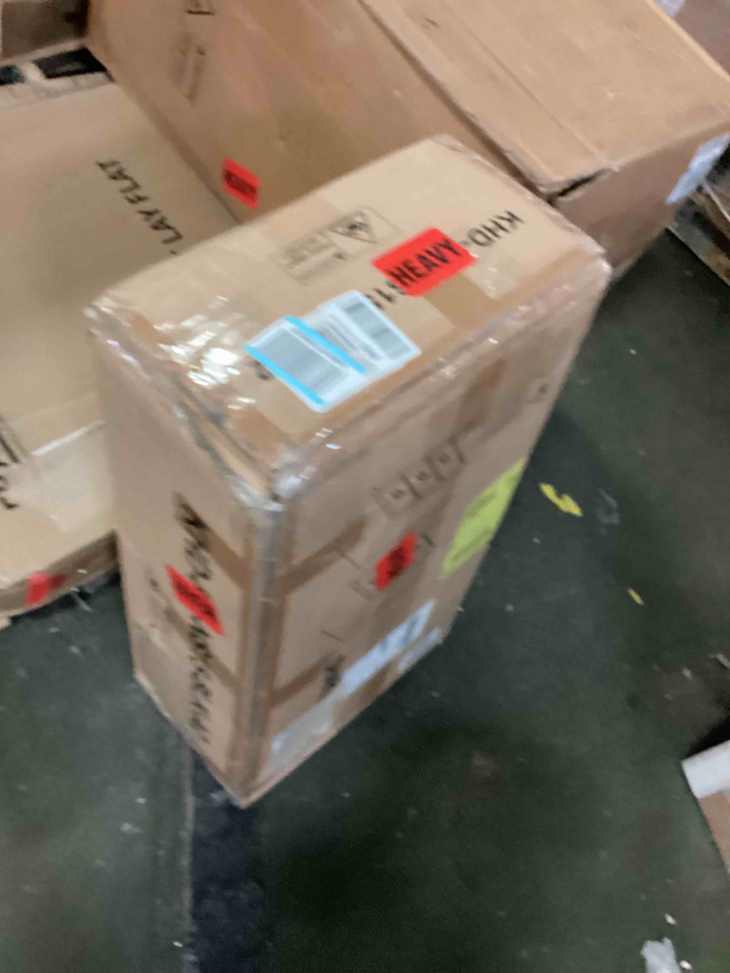 https://s3.amazonaws.com/lotting-images-prod/bidfta/BLU5030381_1685622963150.jpeg