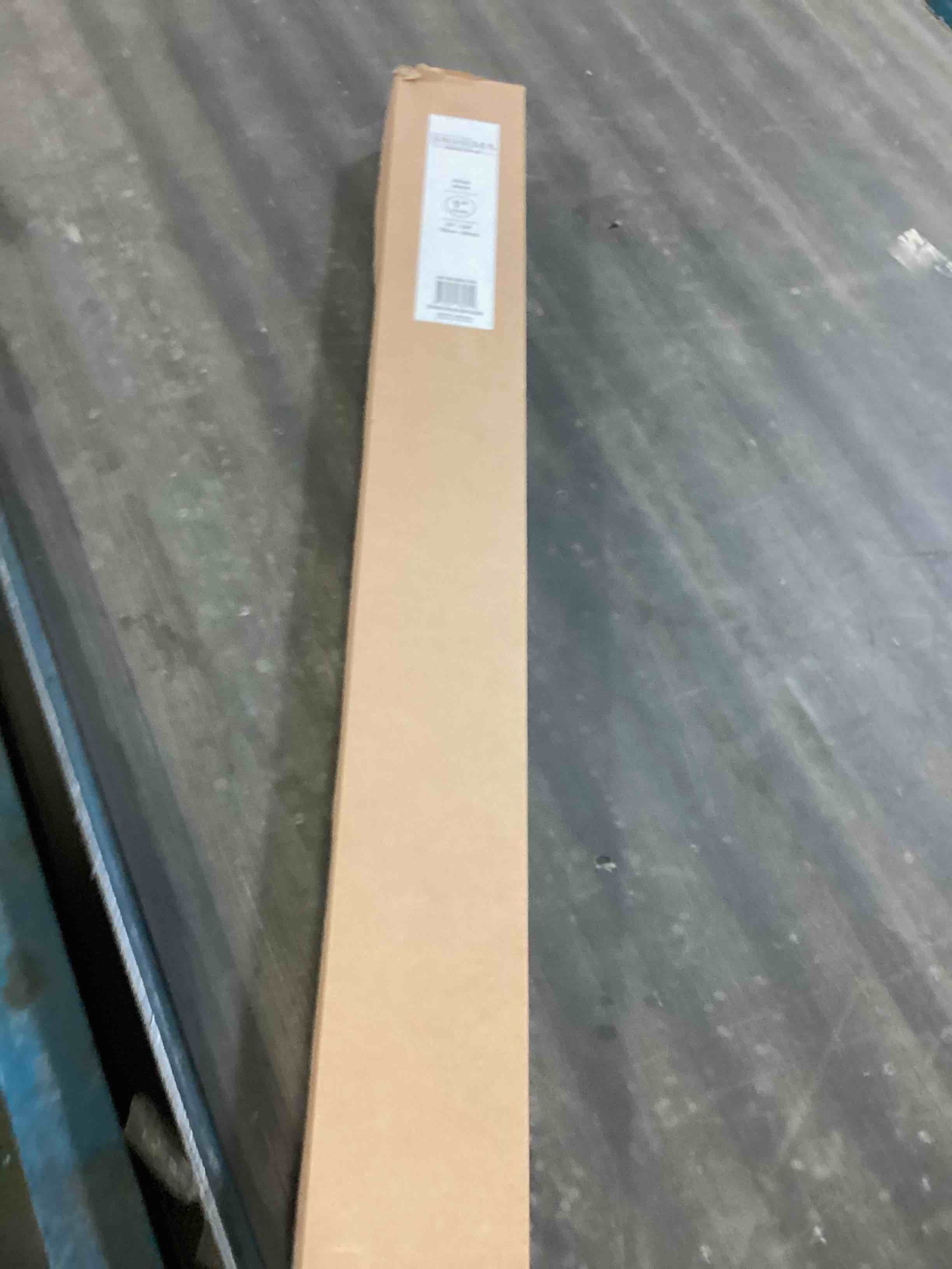 https://s3.amazonaws.com/lotting-images-prod/bidfta/BLU5030695_1685705731506.jpeg