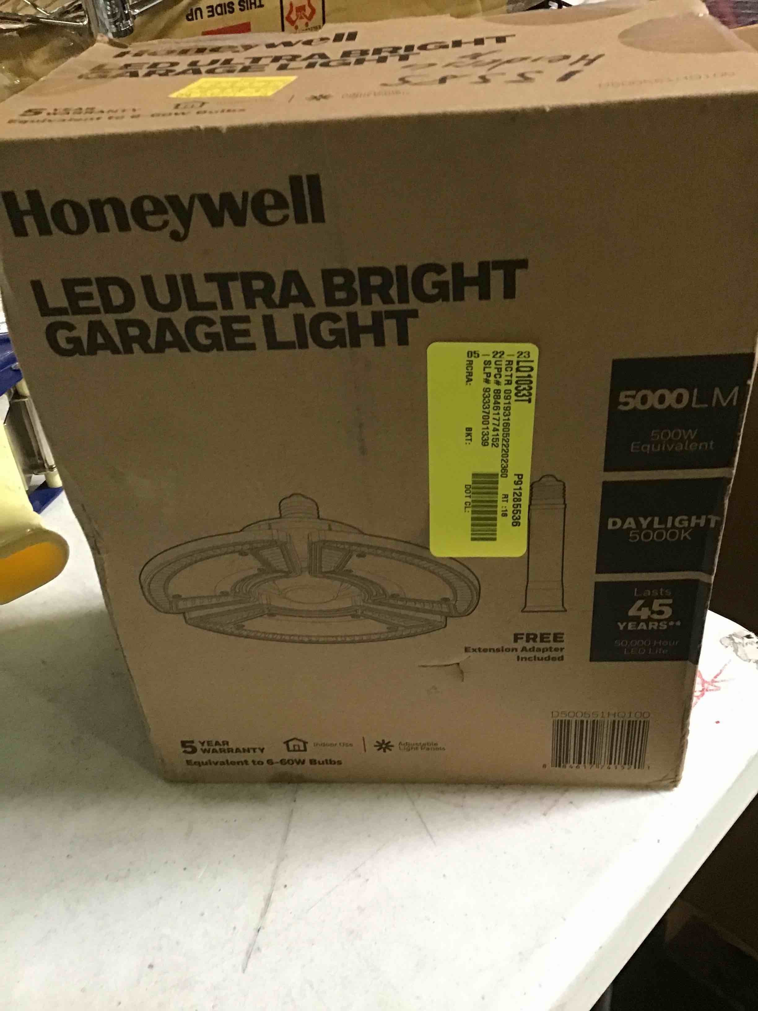 https://s3.amazonaws.com/lotting-images-prod/bidfta/BLU5031640_1685562476468.jpeg