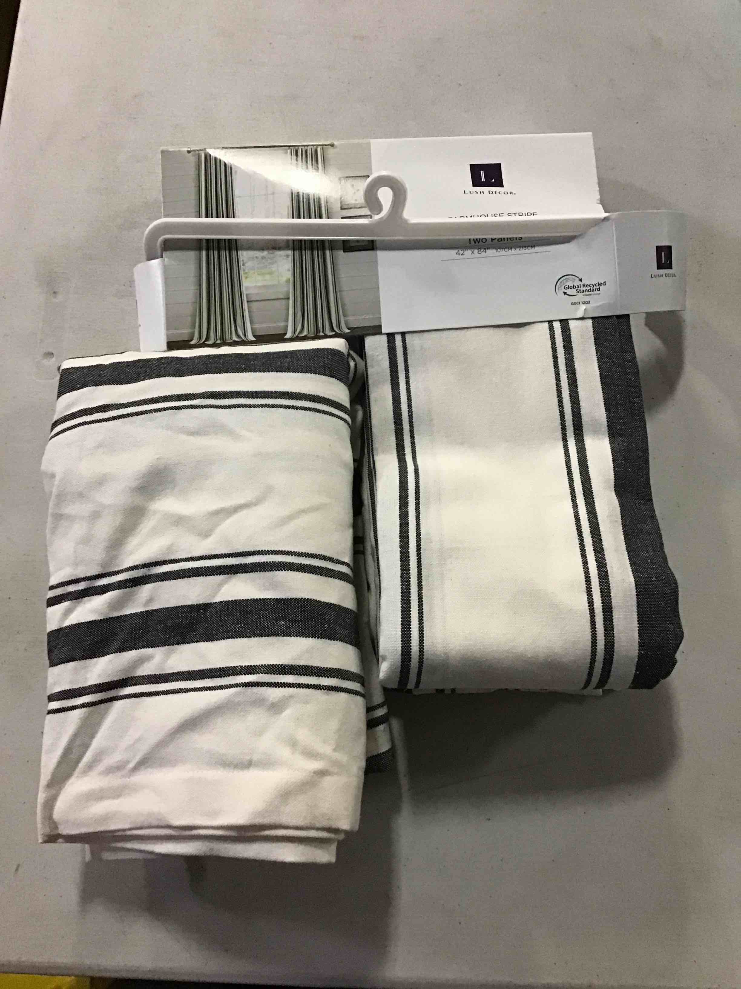 https://s3.amazonaws.com/lotting-images-prod/bidfta/BLU5035765_1685614787948.jpeg