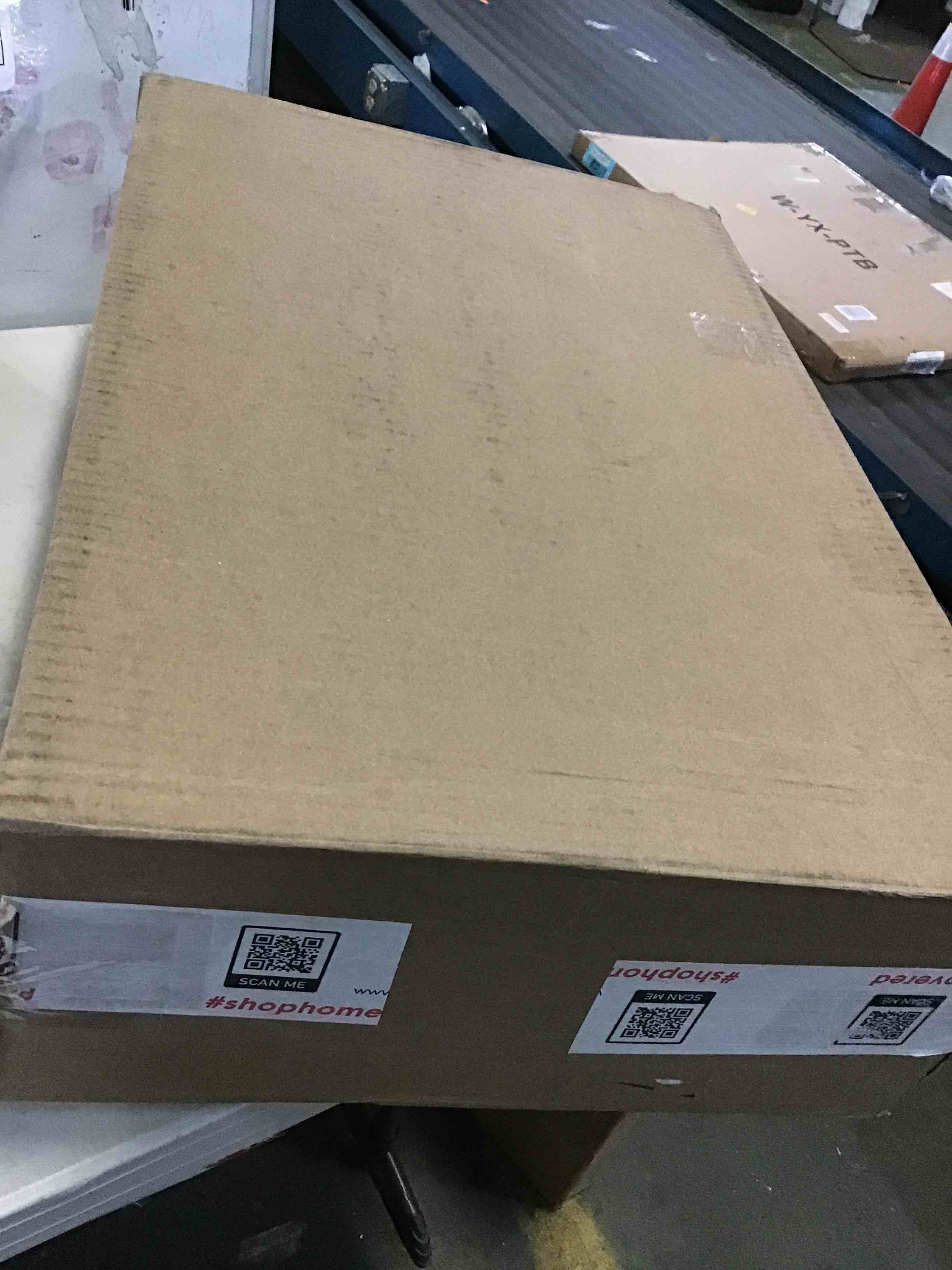 https://s3.amazonaws.com/lotting-images-prod/bidfta/BLU5041948_1685804231424.jpeg