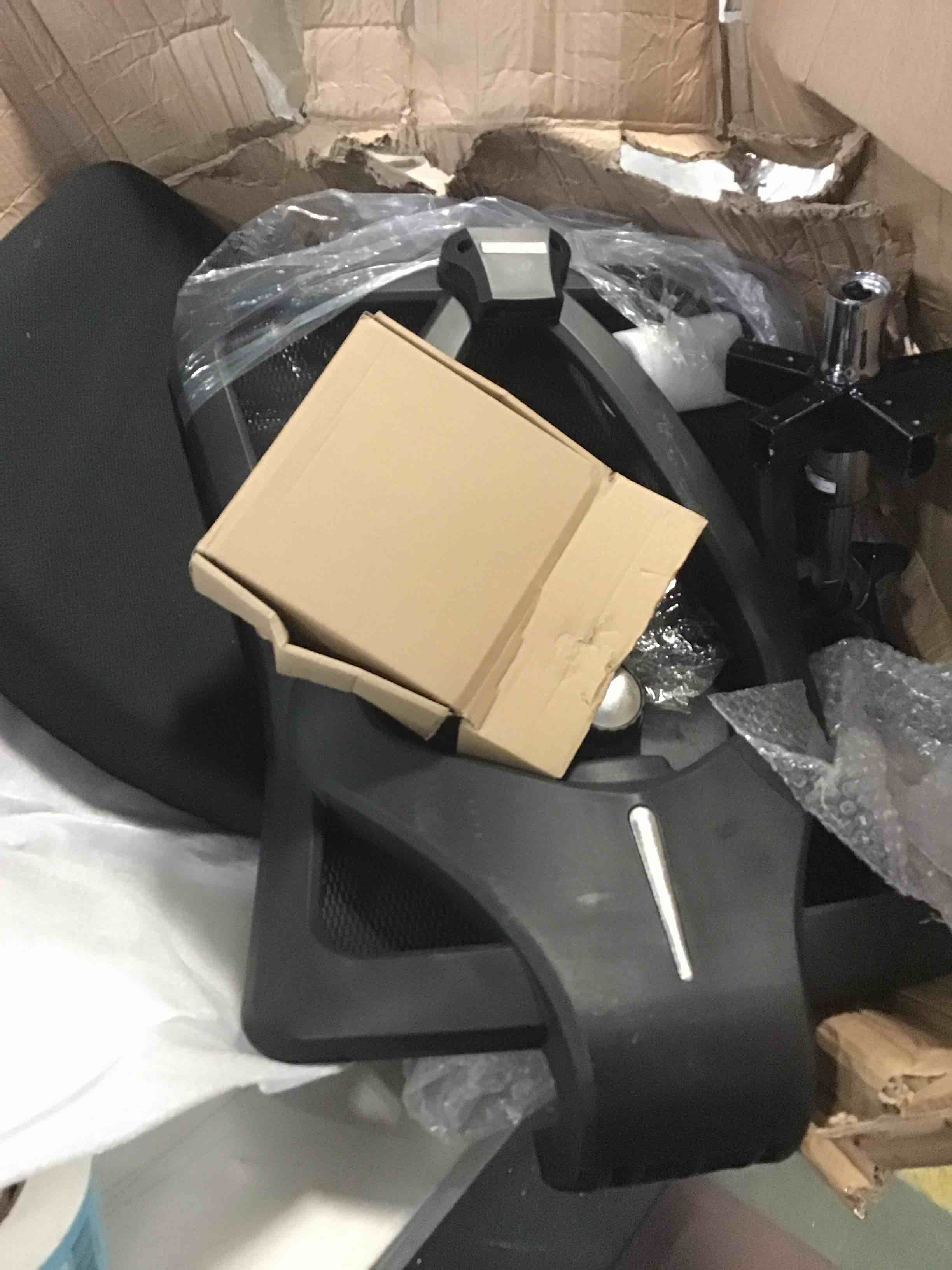 https://s3.amazonaws.com/lotting-images-prod/bidfta/BLU5042064_1685981160295.jpeg
