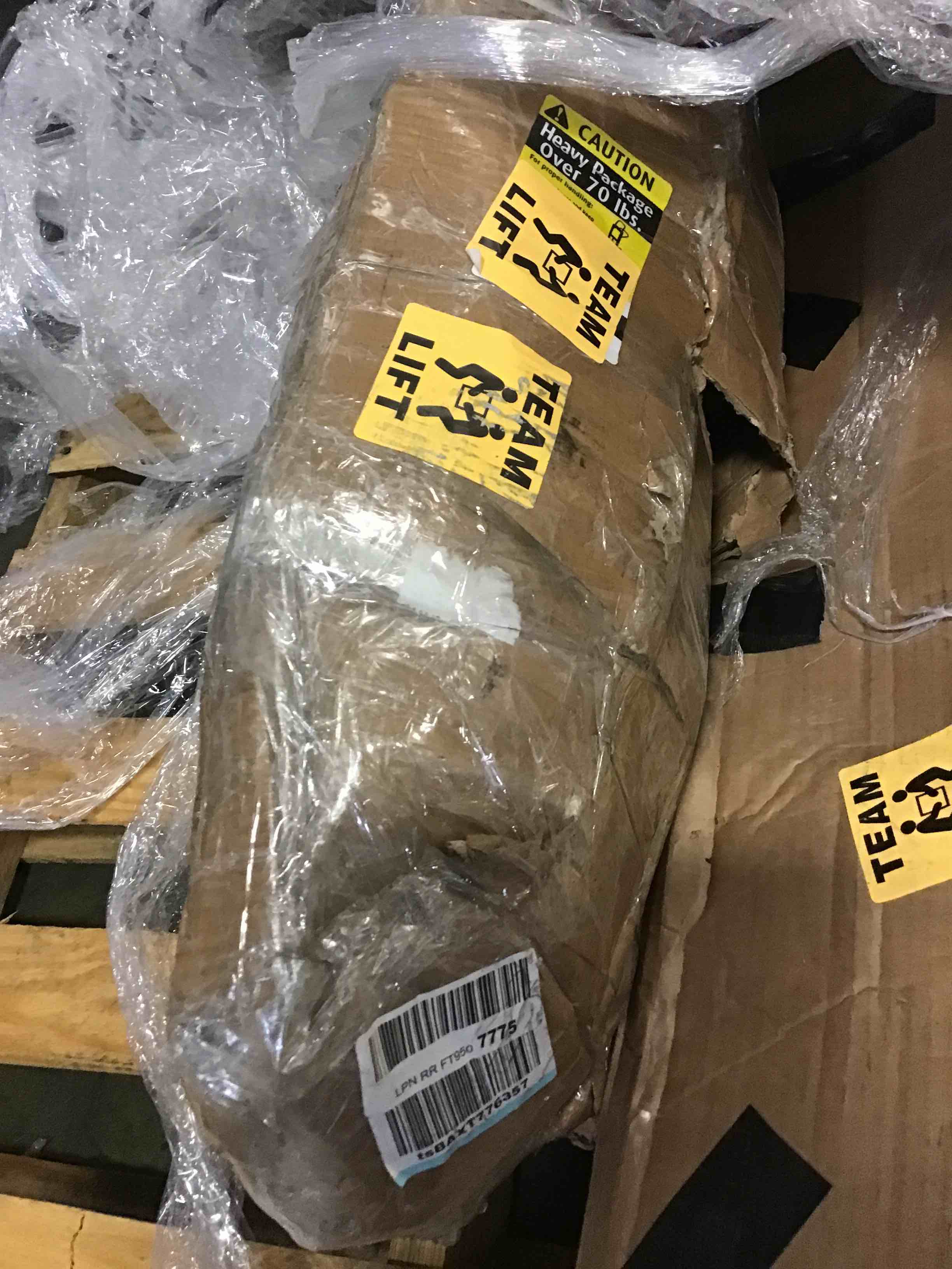 https://s3.amazonaws.com/lotting-images-prod/bidfta/BLU5043052_1686670093543.jpeg