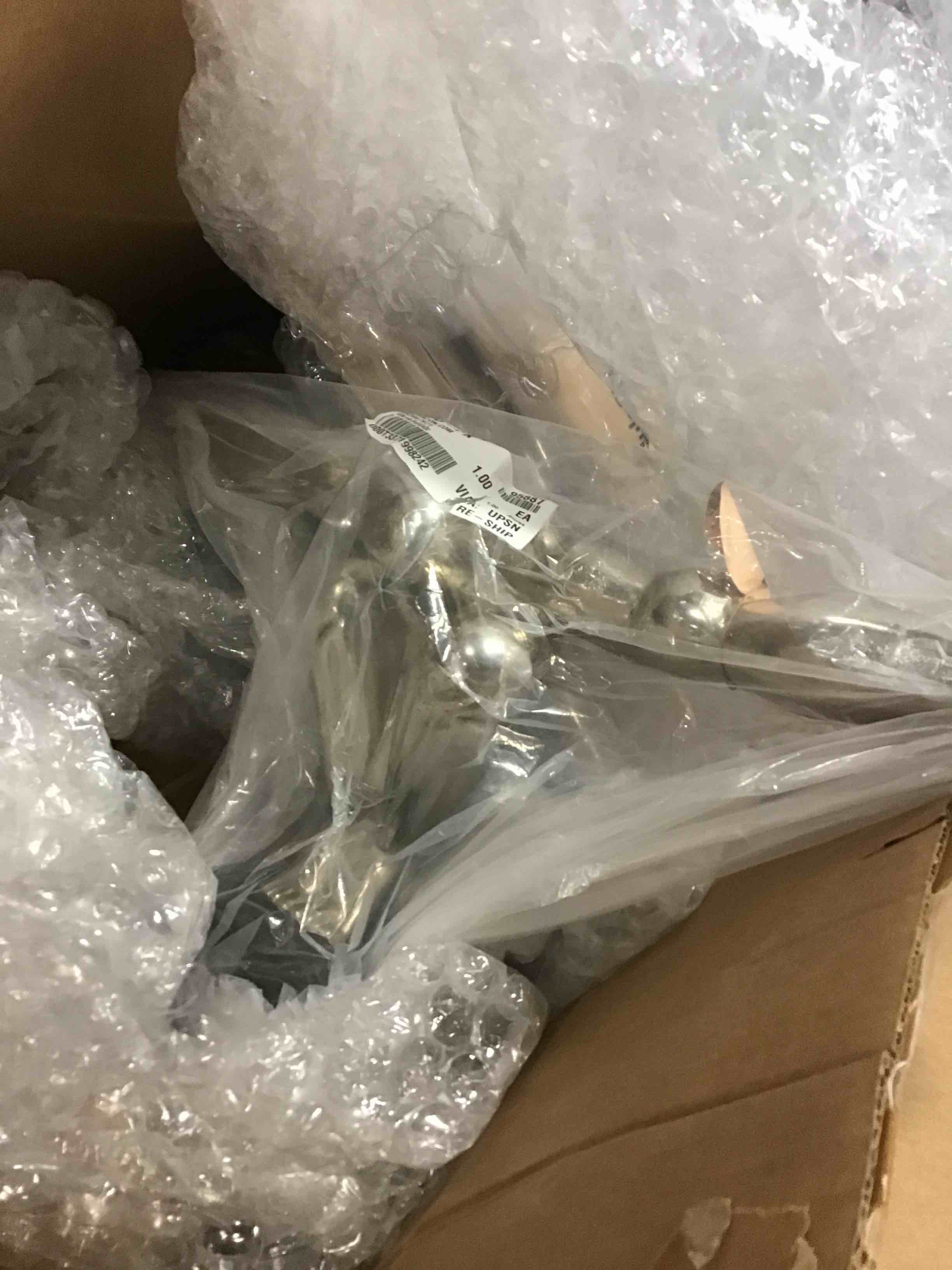 https://s3.amazonaws.com/lotting-images-prod/bidfta/BLU5043059_1686671113942.jpeg