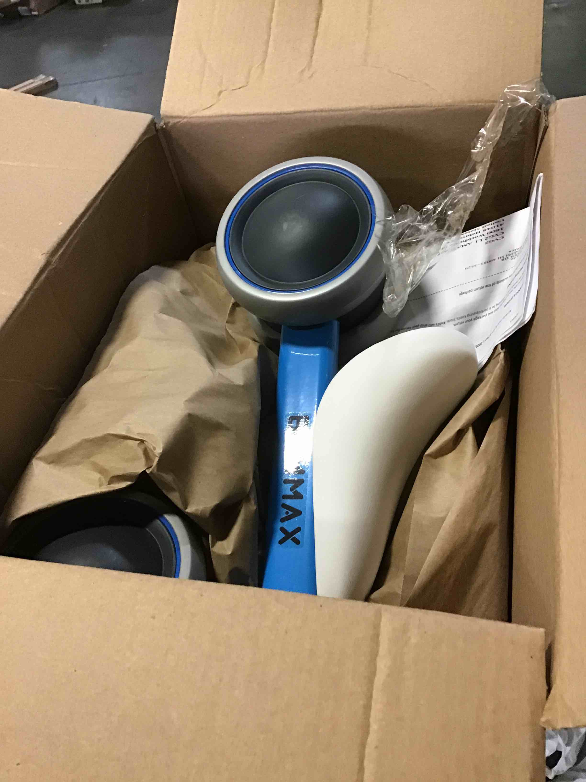 https://s3.amazonaws.com/lotting-images-prod/bidfta/BLU5043354_1686772252390.jpeg